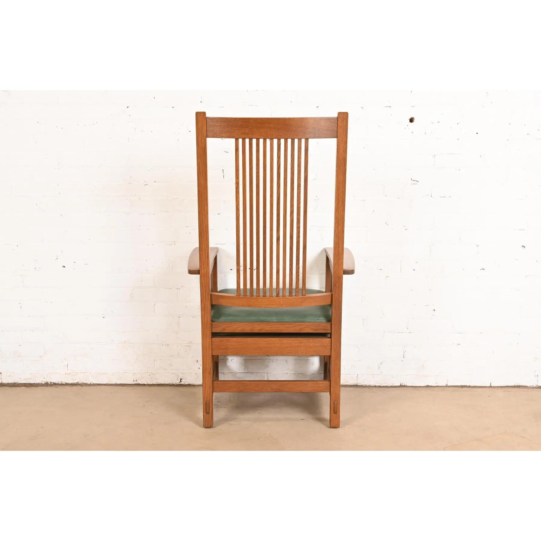 Stickley Mission Oak Arts & Crafts Spindle High Back Arm Chair im Angebot 4