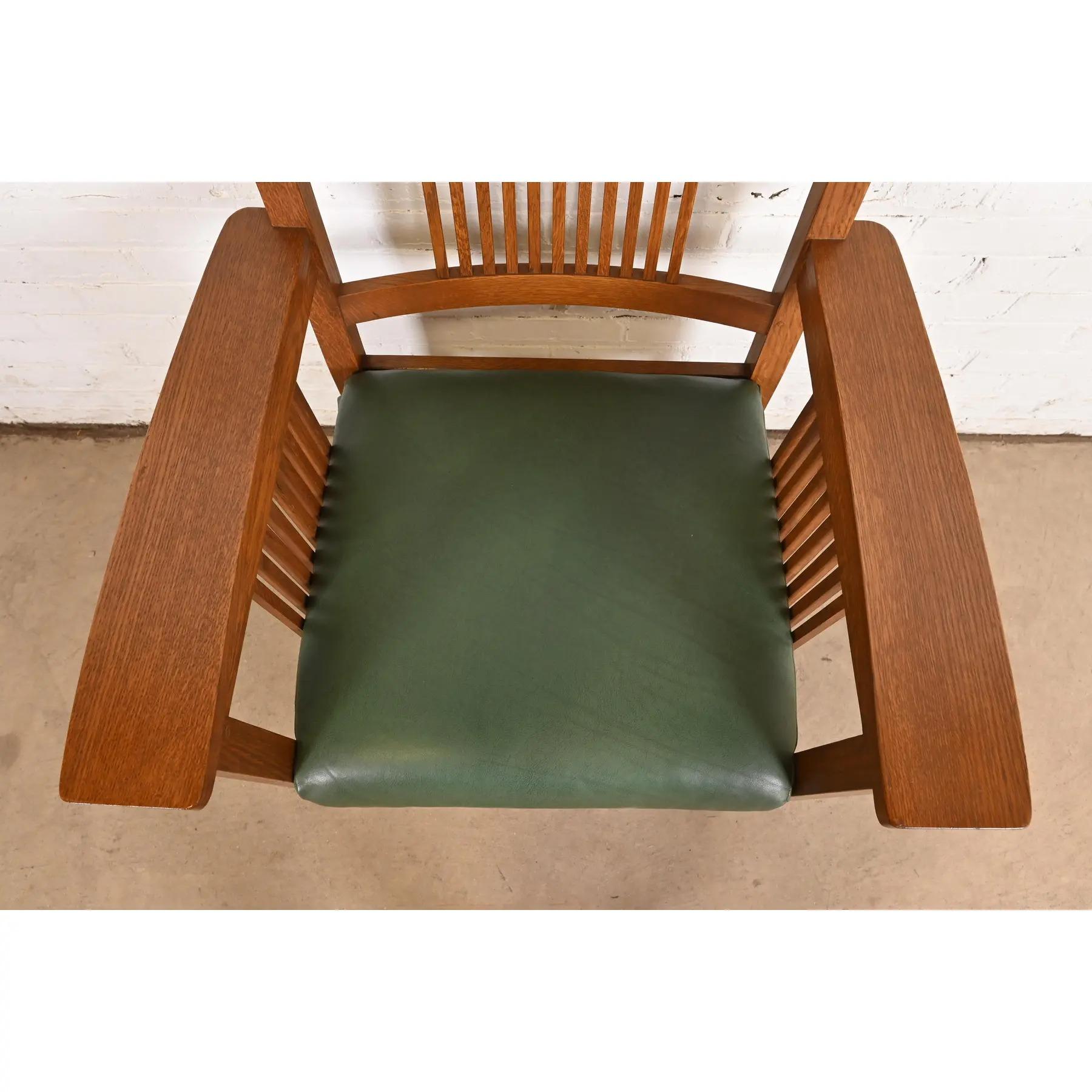 Stickley Mission Oak Arts & Crafts Spindle High Back Arm Chair im Angebot 1