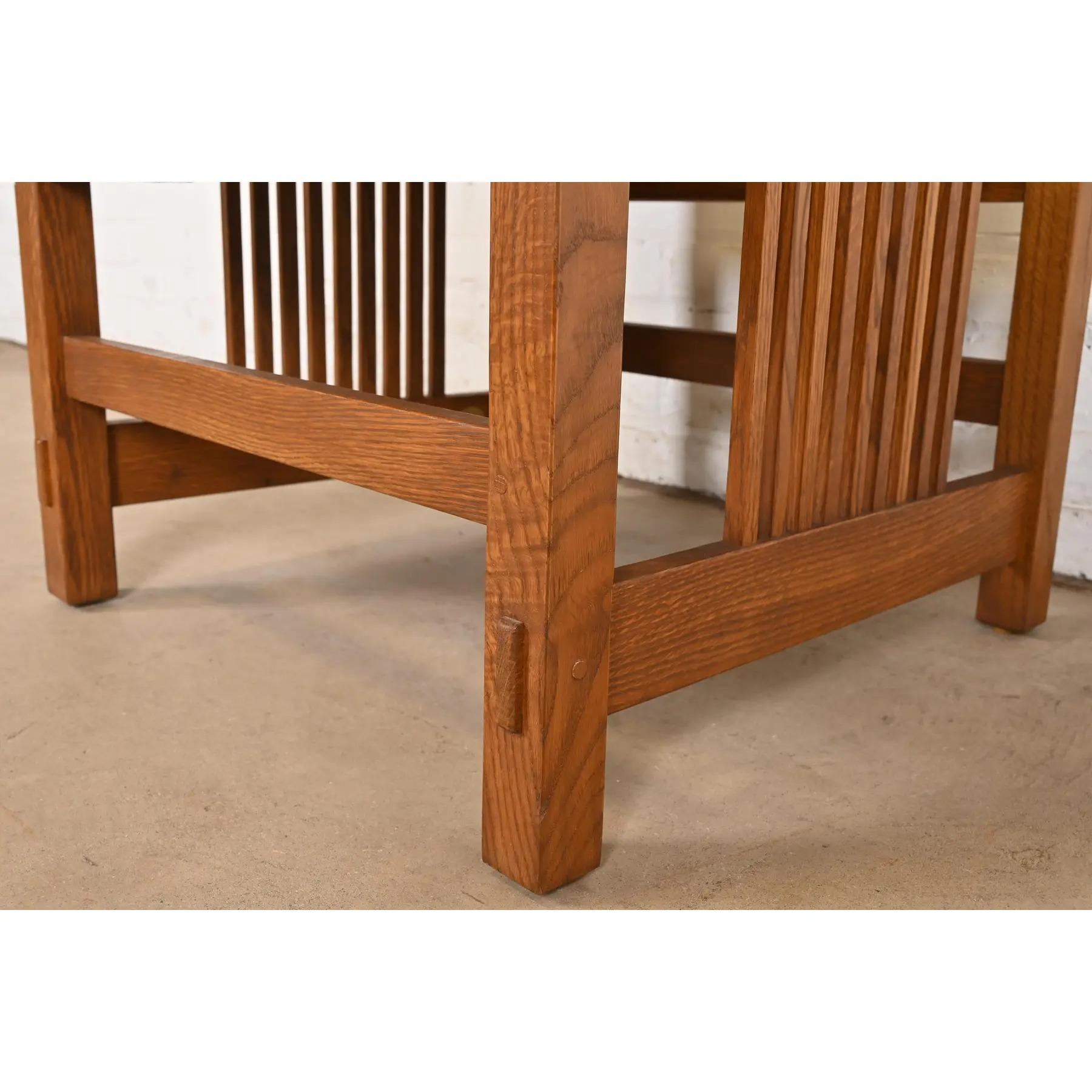 Stickley Mission Oak Arts & Crafts Spindle High Back Arm Chair im Angebot 2