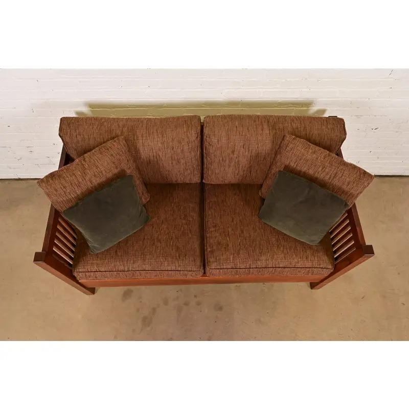 Stickley Mission Oak Arts & Crafts Spindle Settle Sofa (21. Jahrhundert und zeitgenössisch) im Angebot