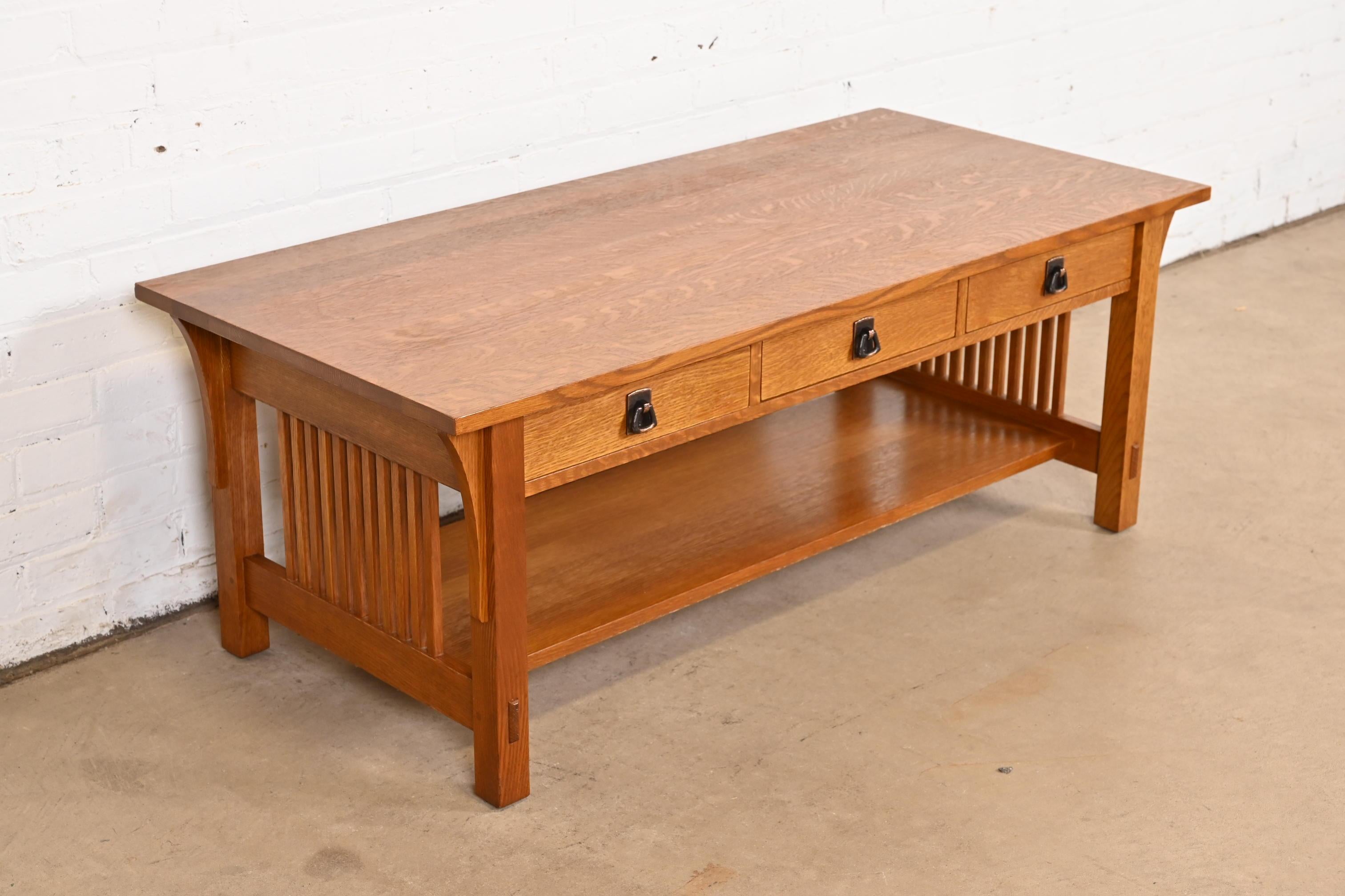 Stickley Mission Oak Arts & Crafts Two-Tier Coffee Table In Good Condition In South Bend, IN