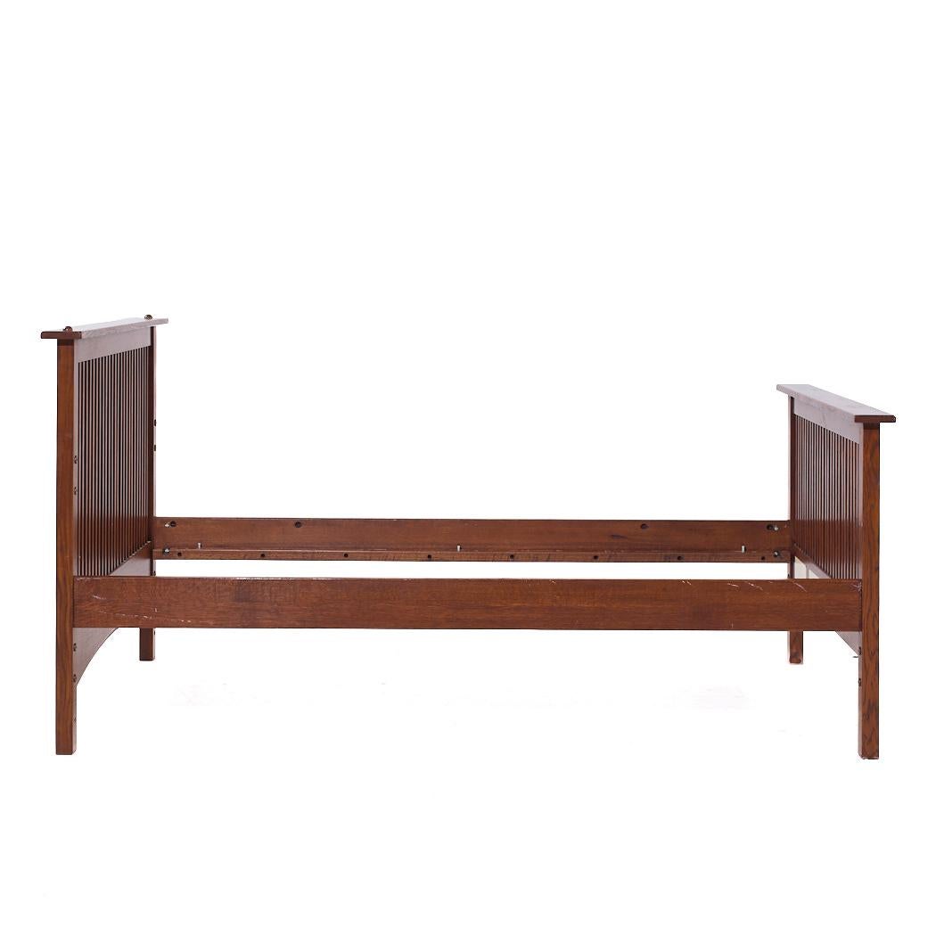 Stickley Mission Oak Twin Bed In Good Condition For Sale In Countryside, IL