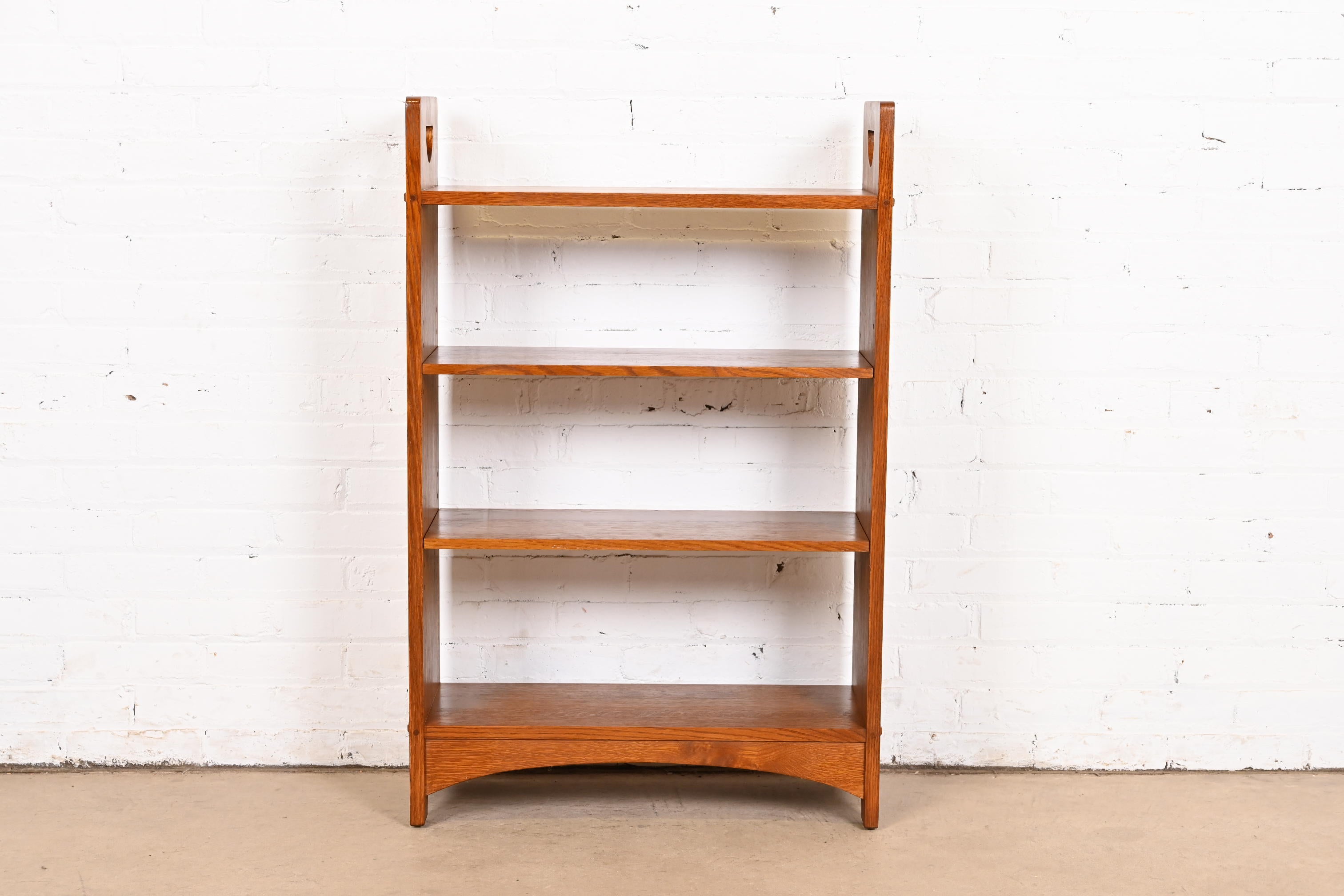 Stickley Misson Eichenholz Arts & Crafts Bücherregal (Arts and Crafts) im Angebot
