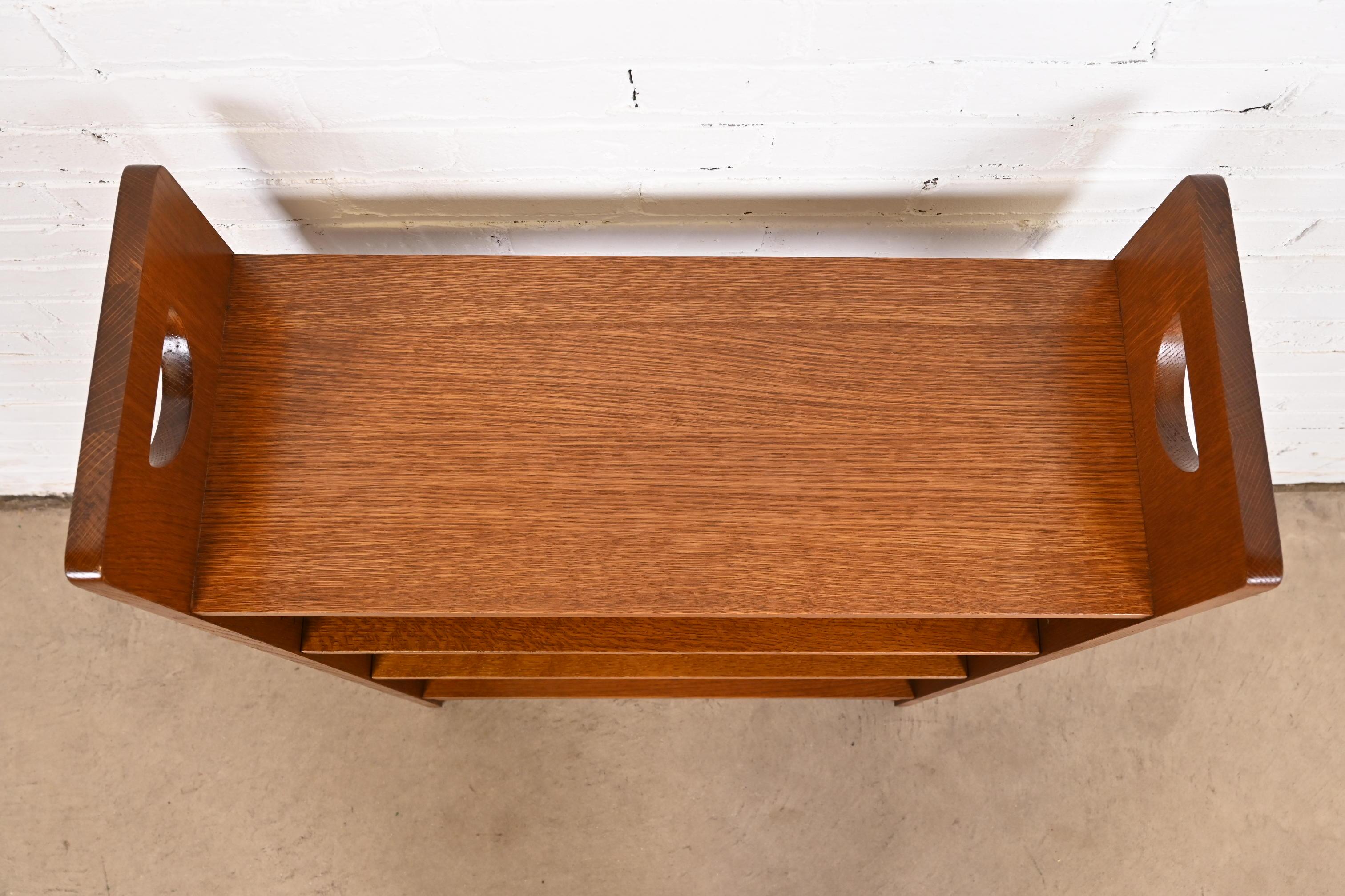 Stickley Misson Eichenholz Arts & Crafts Bücherregal (21. Jahrhundert und zeitgenössisch) im Angebot