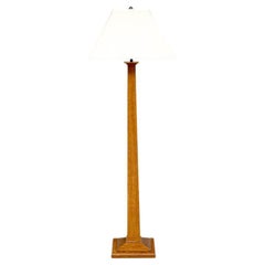 Lampada da terra quadrata Stickley Oak con paralume in lino