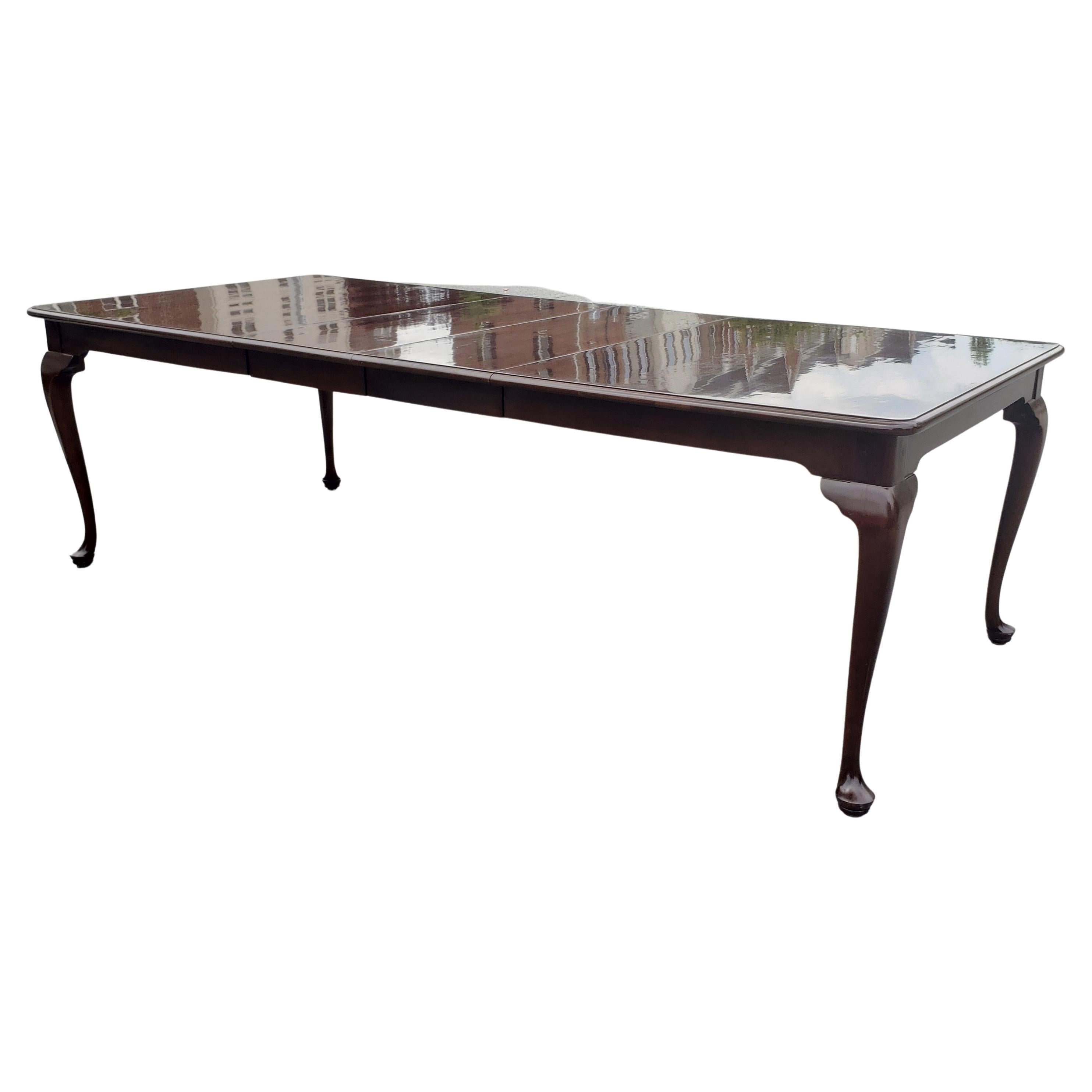 Woodwork Stickley Queen-Anne Anniversary Cherry Dining Table, circa 1989