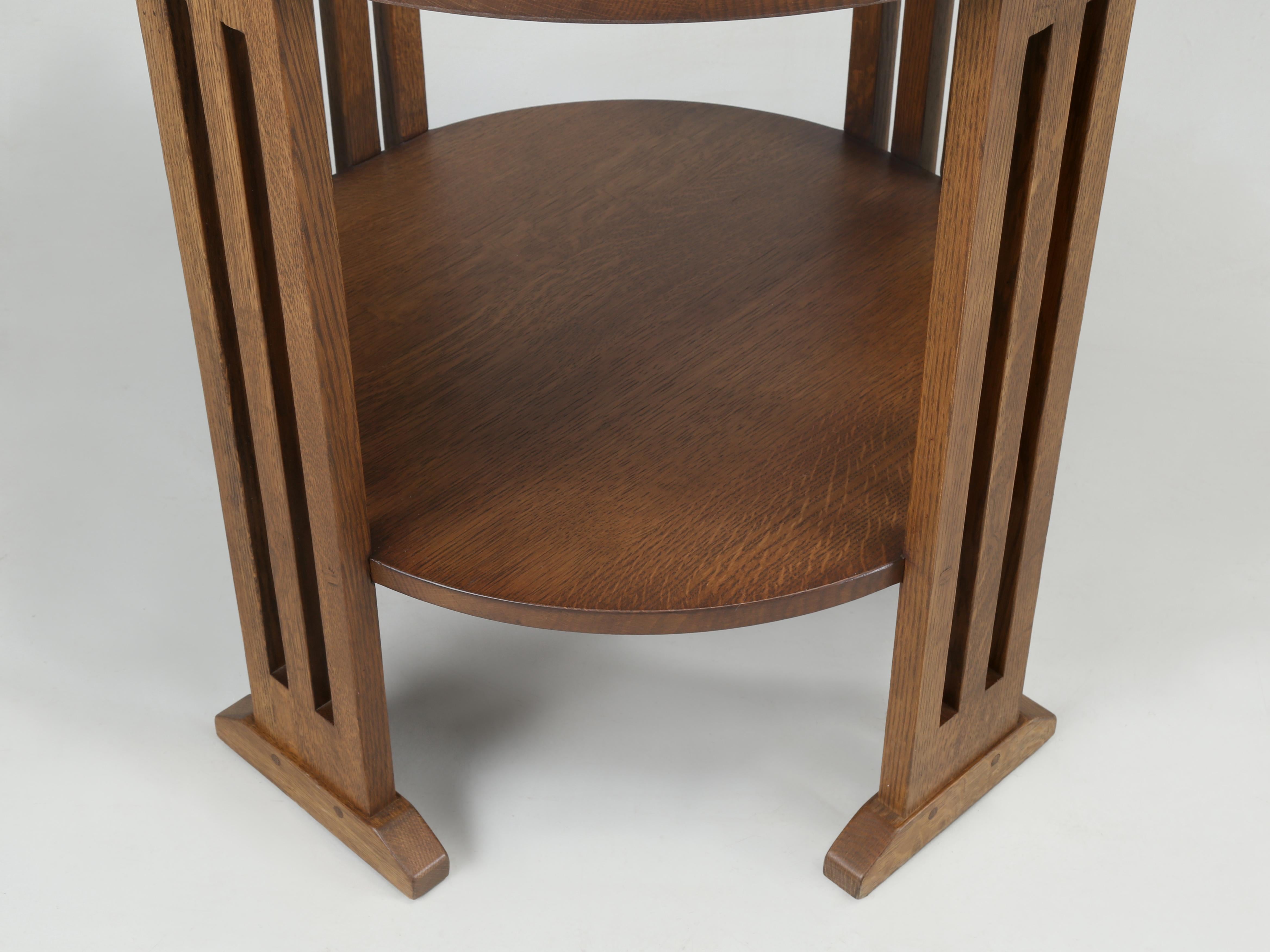 Stickley re-issue of their c1904 Occasional Mission Table or End Table in Oak. For Sale 3