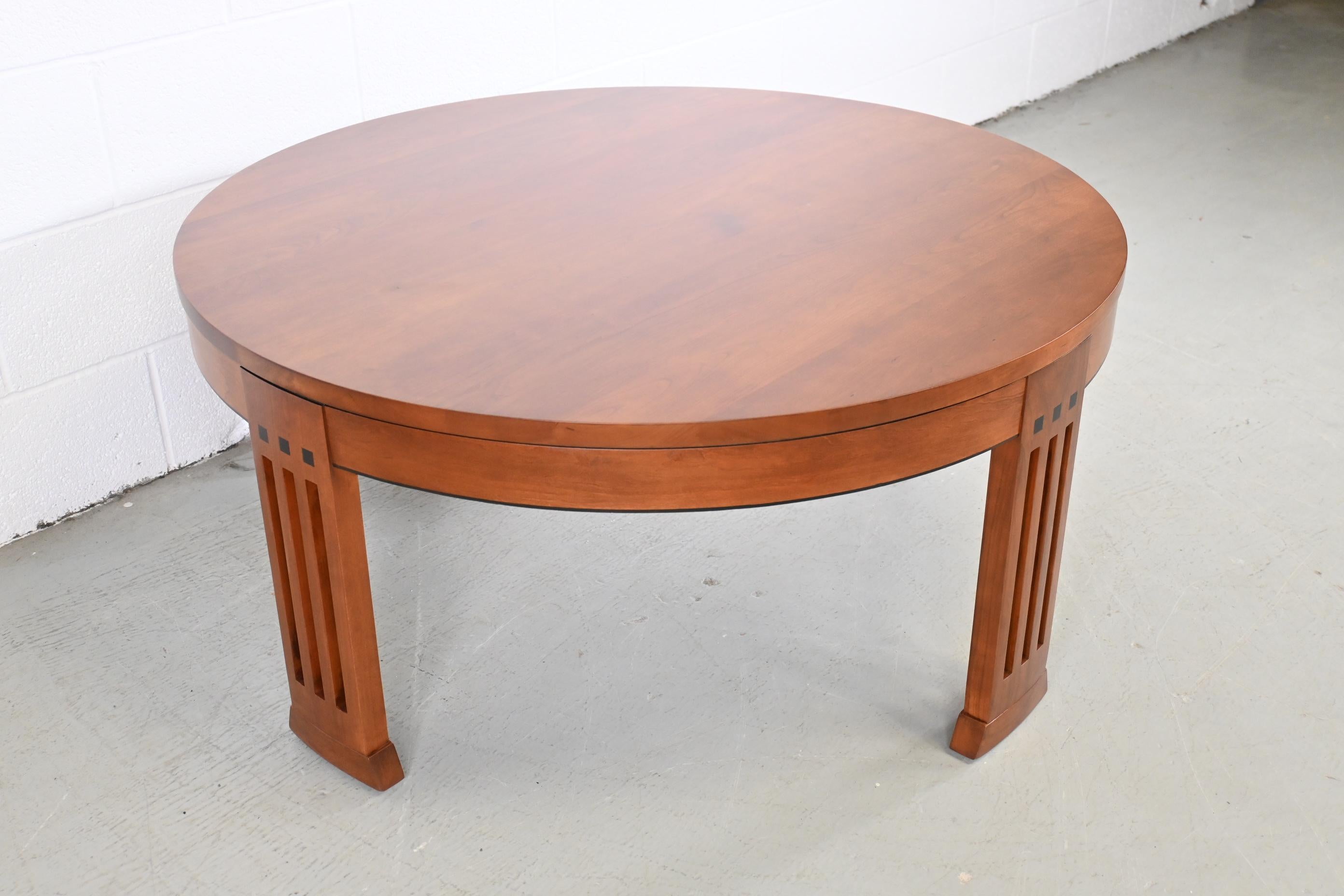 Stickley Round Cherry Mission Style Coffee Table

Stickley Furniture, USA, 1990s

42