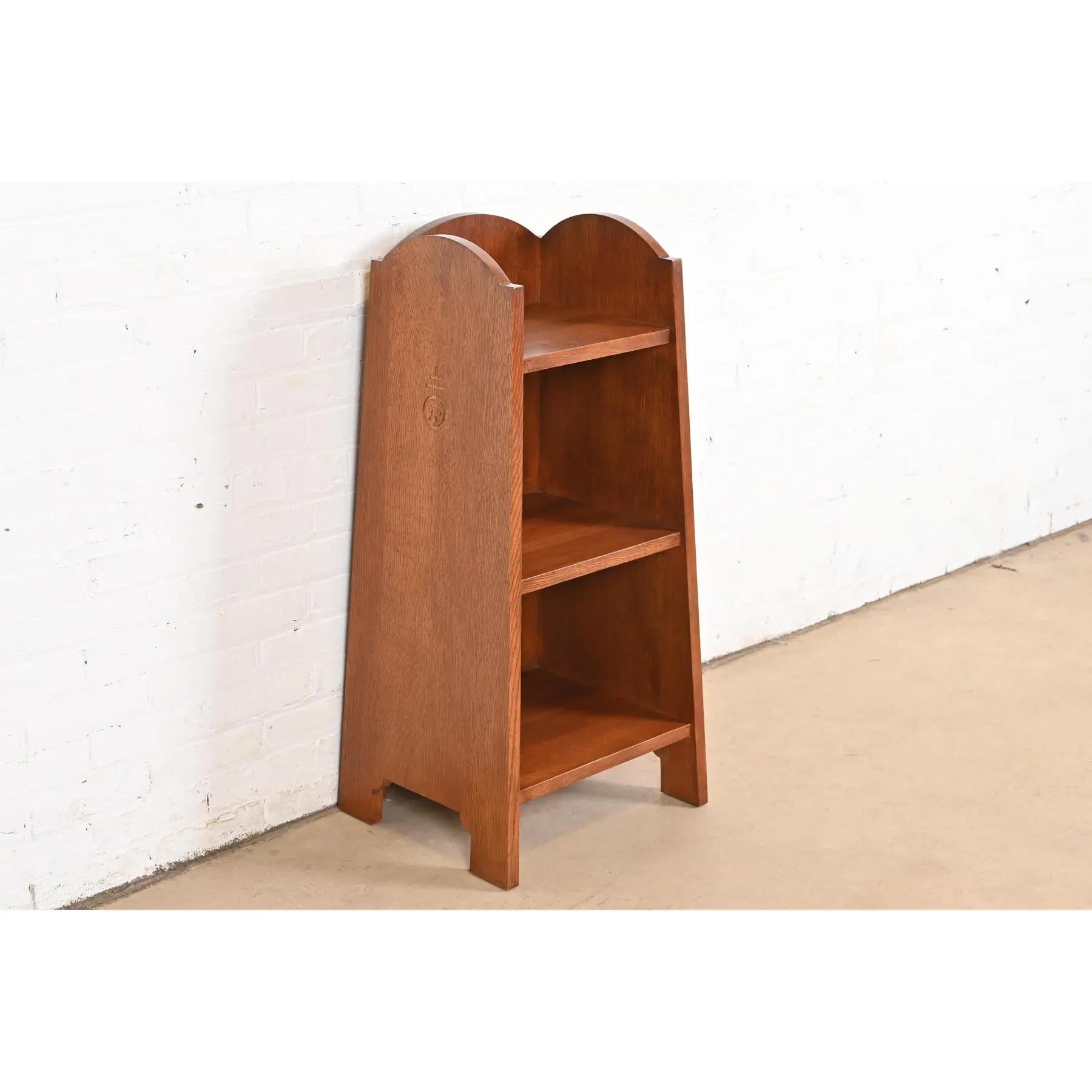 Librería o Revistero Stickley Roycroft Mission Oak Arts & Crafts Roycroft en Bueno estado para la venta en South Bend, IN