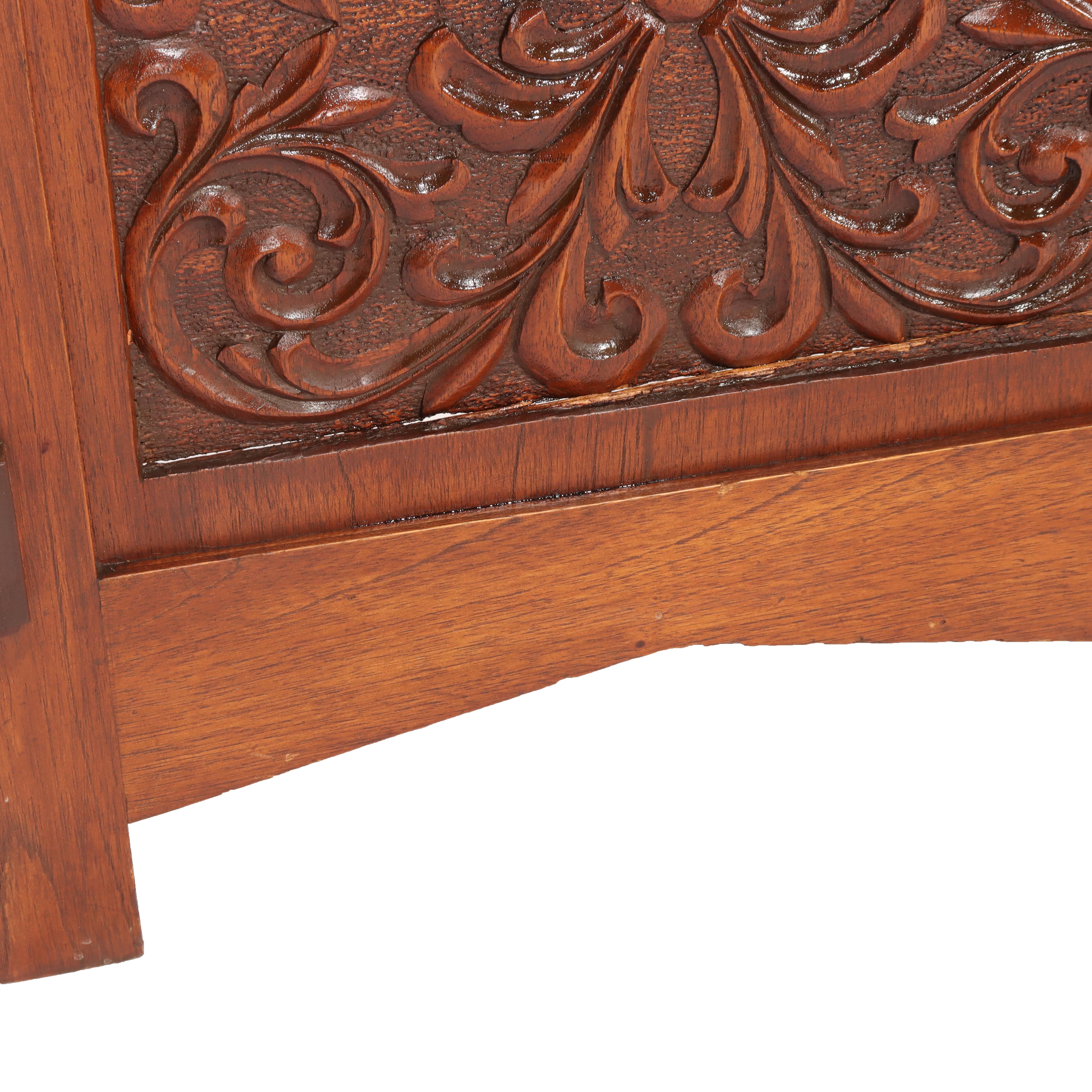 Stickley School Arts & Crafts geschnitzt Mahagoni Großvater Uhr c1920 im Zustand „Gut“ im Angebot in Big Flats, NY