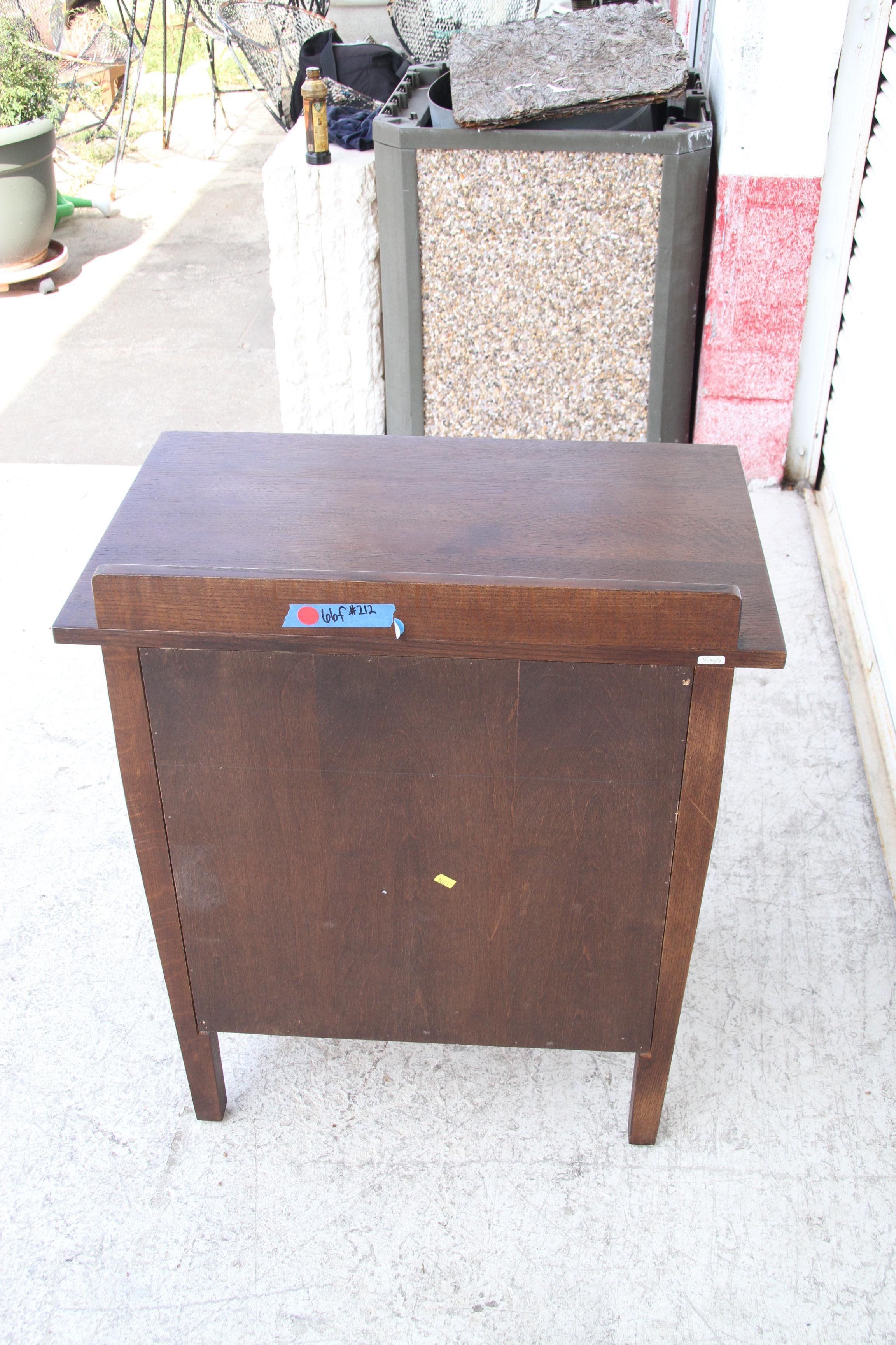 Arts and Crafts Comodino Stickley a un cassetto in vendita