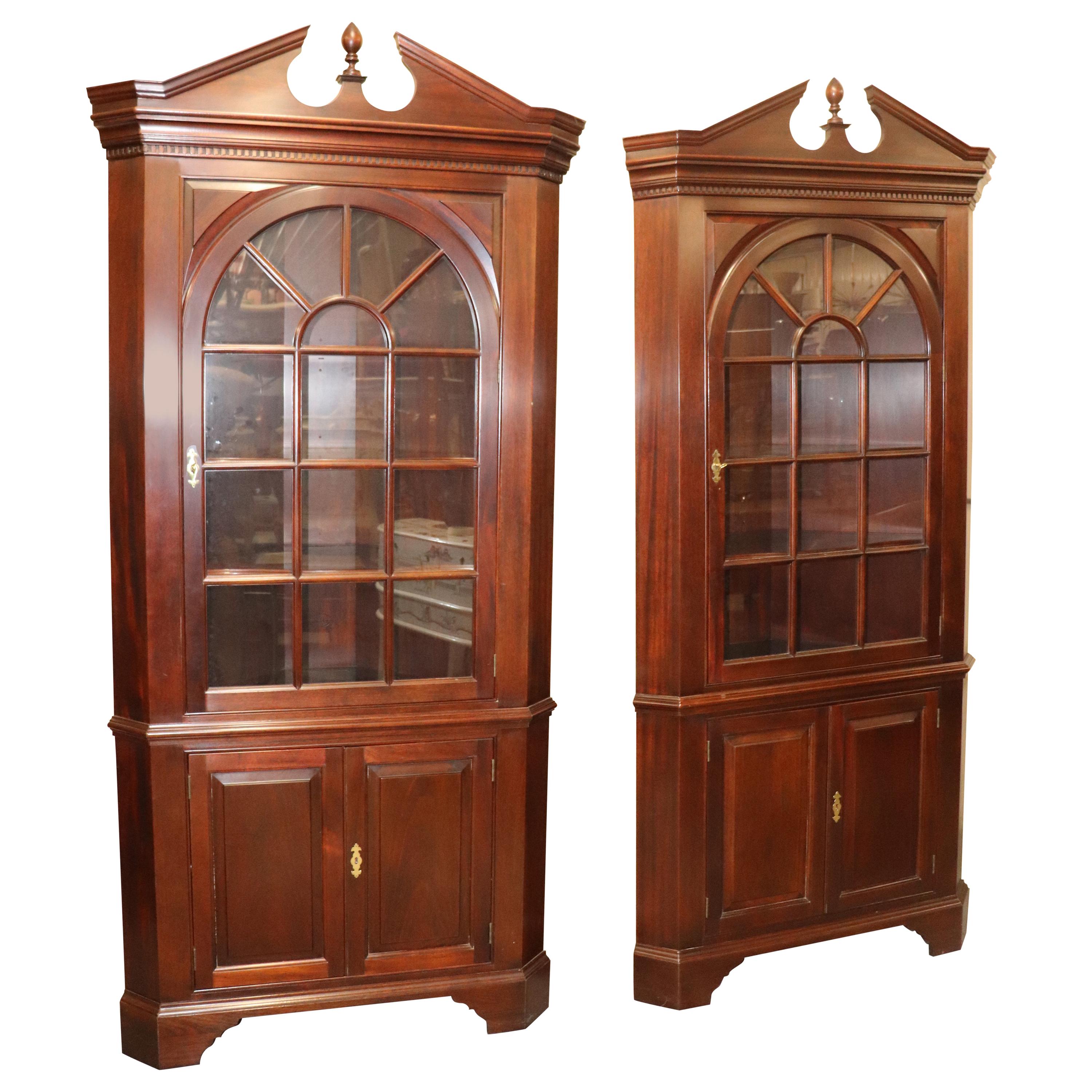 Stickley Solid Mahogany Federal Style Corner Cabinets Cupboards circa 1990, Pair