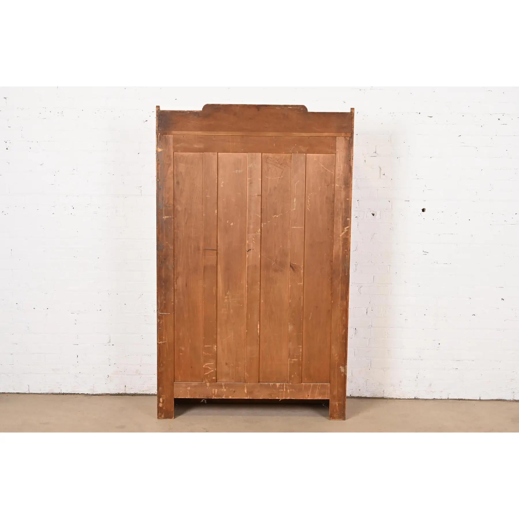Stickley Style Antique Arts and Crafts Oak Bookcase Cabinet, Circa 1900 For Sale 5