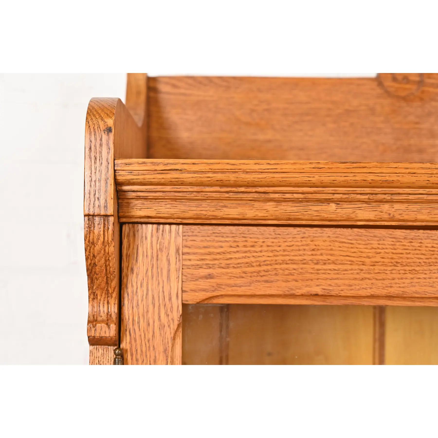 Stickley Style Antique Arts and Crafts Oak Bookcase Cabinet, Circa 1900 For Sale 1