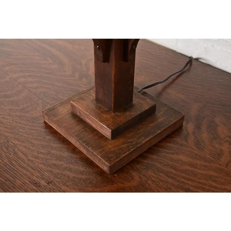 Stickley Style Antique Arts & Crafts Oak Table Lamp With Glass Shade, Circa 1920 For Sale 3