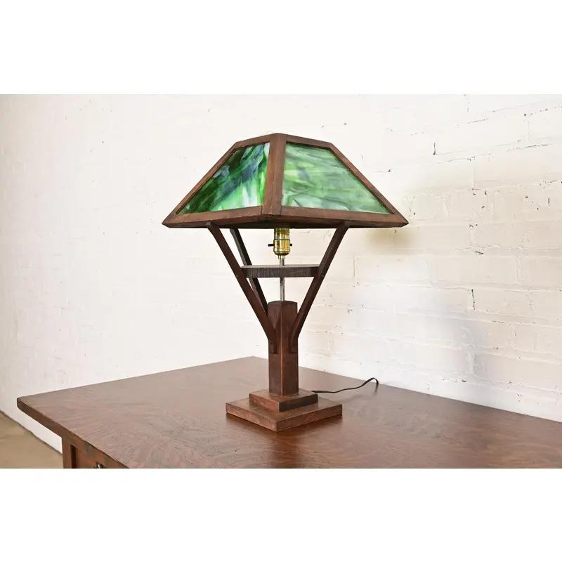 American Stickley Style Antique Arts & Crafts Oak Table Lamp With Glass Shade, Circa 1920 For Sale
