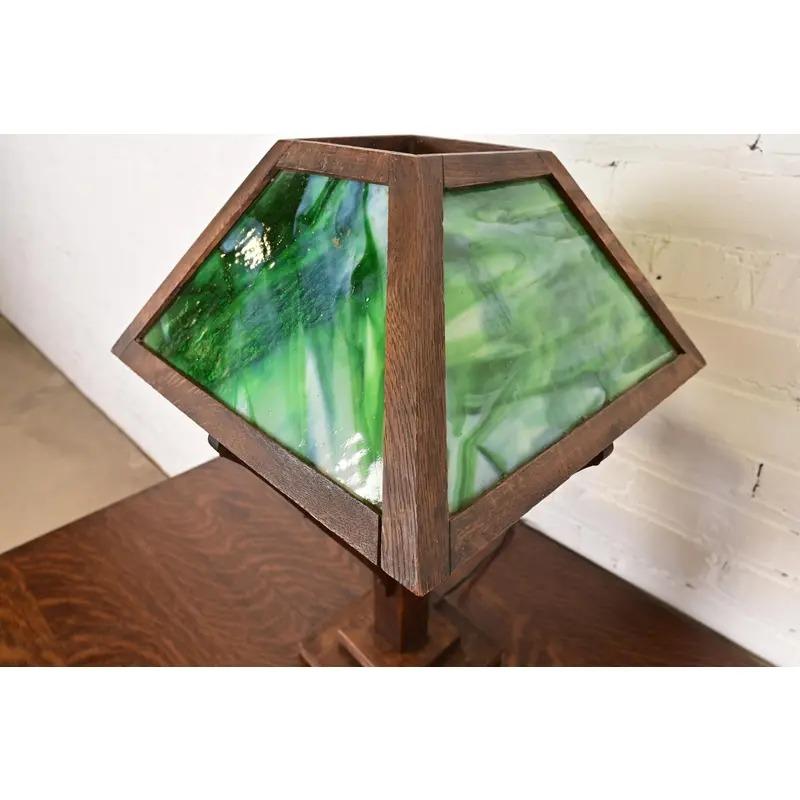 Stickley Style Antique Arts & Crafts Oak Table Lamp With Glass Shade, Circa 1920 For Sale 1