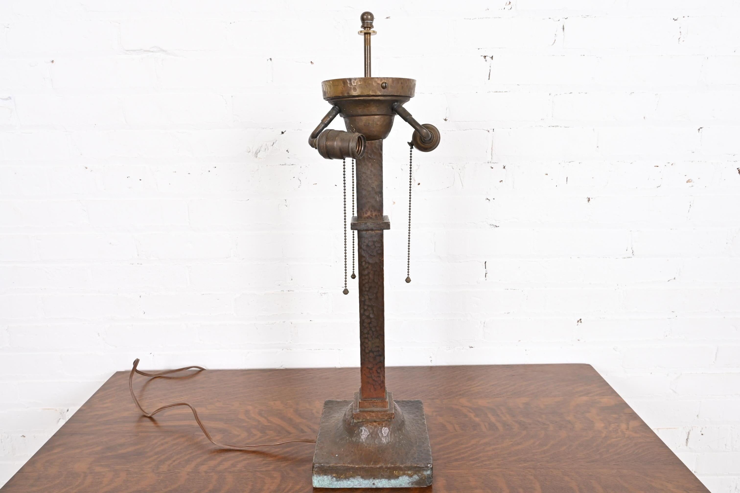 Stickley Style Antique Mission Arts & Crafts Hammered Copper Table Lamp 6