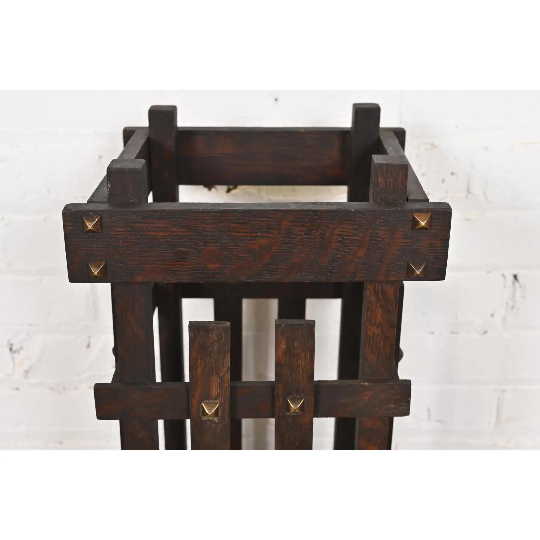 Stickley Style Antique Mission Oak Arts & Crafts Umbrella Stand, Circa 1900 For Sale 1