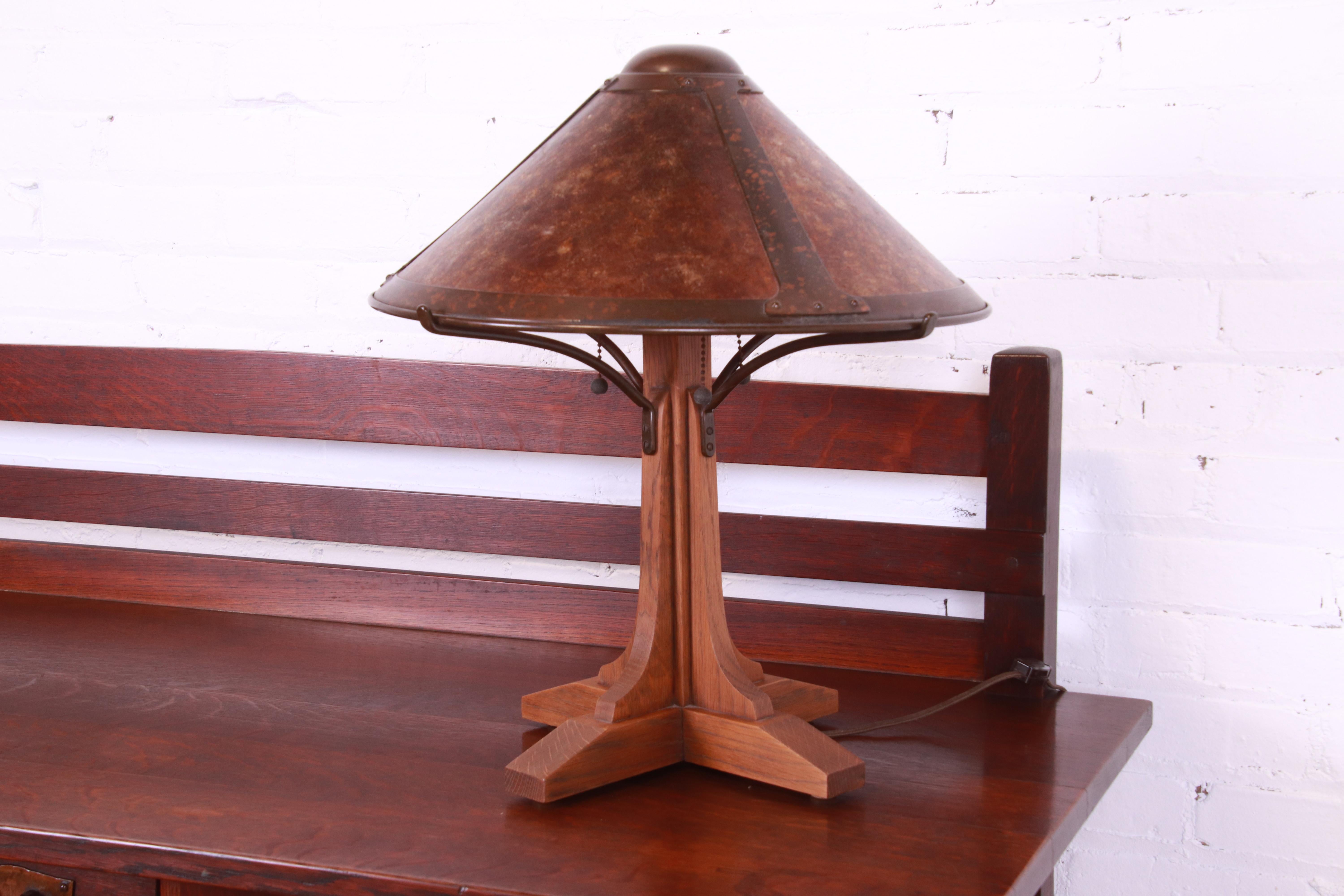 Stickley Style Arts & Crafts Oak and Copper Table Lamp by Warren Hile Studio In Good Condition In South Bend, IN