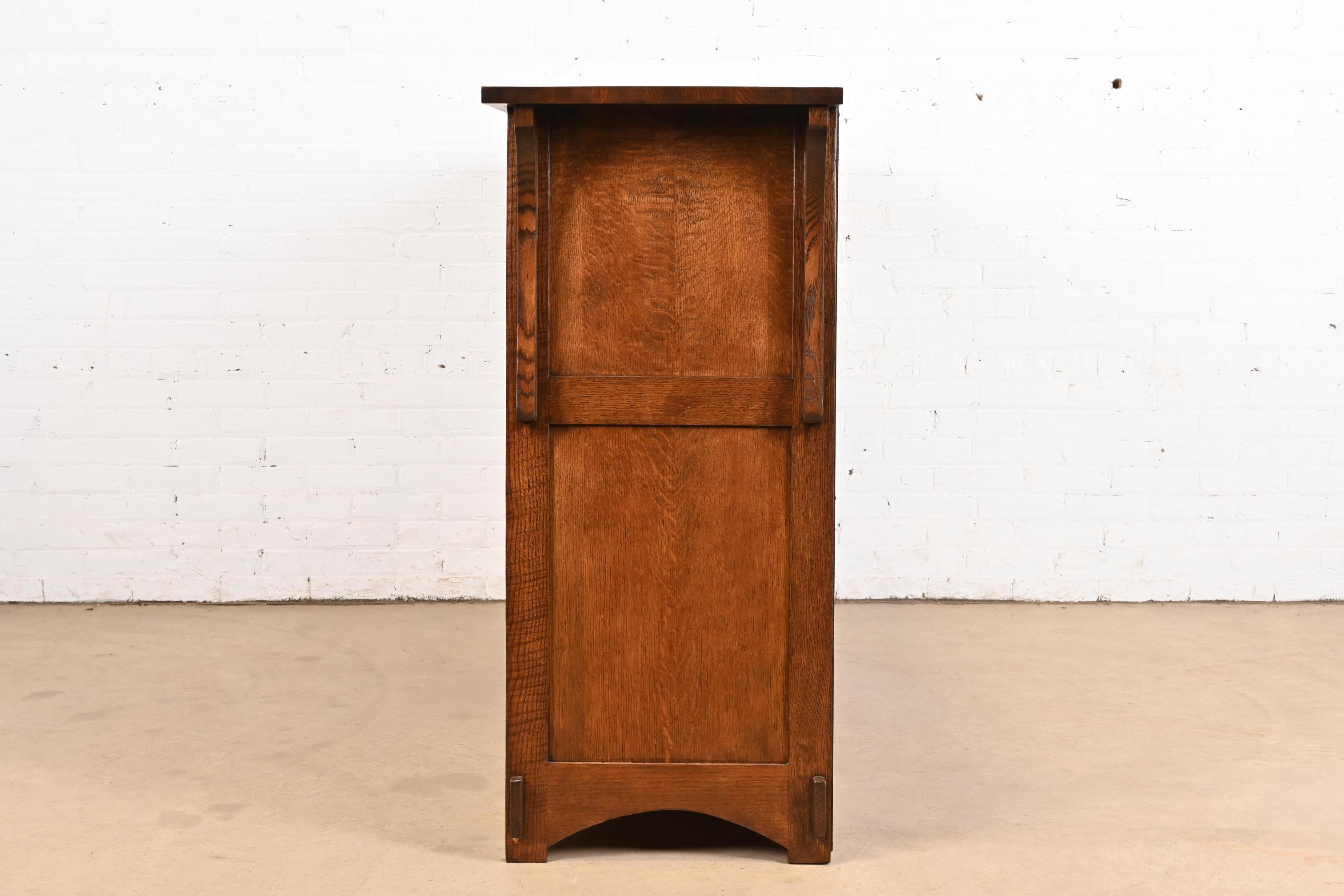 Cassettiera a tredici cassetti in Oak, stile Stickley Arts & Crafts, appena rifinita in vendita 4