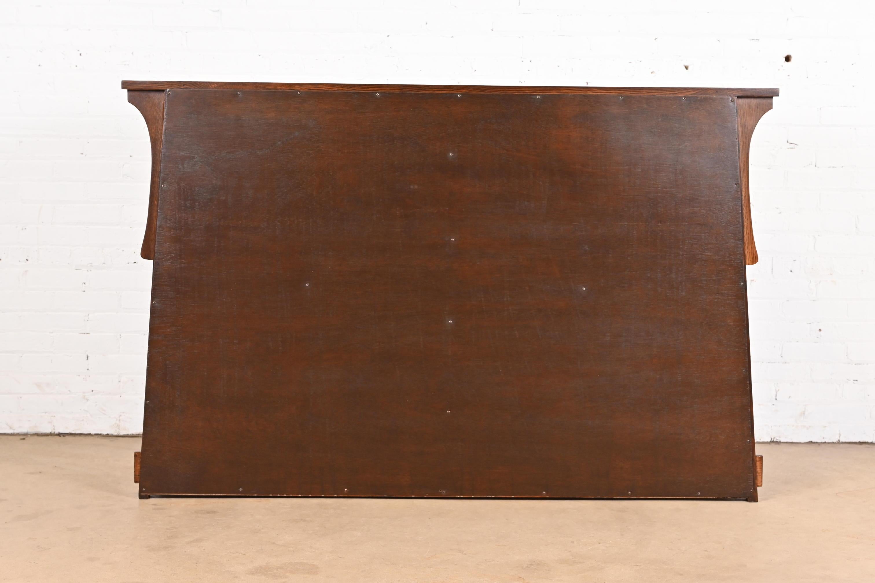 Cassettiera a tredici cassetti in Oak, stile Stickley Arts & Crafts, appena rifinita in vendita 5