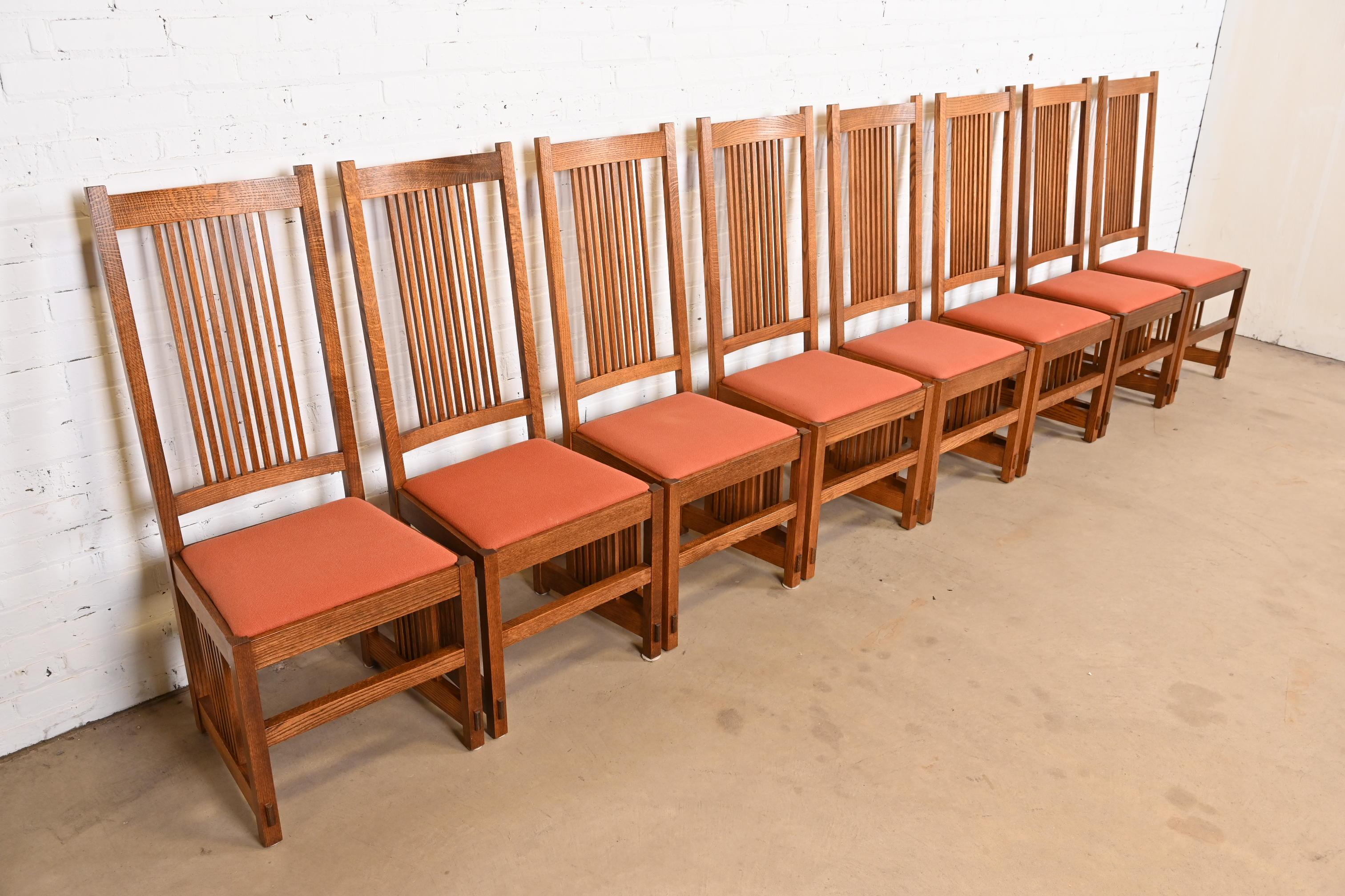 Sillas de Comedor de Husillo Alto Estilo Stickley Mission Oak Arts & Crafts en Bueno Estado en South Bend, IN