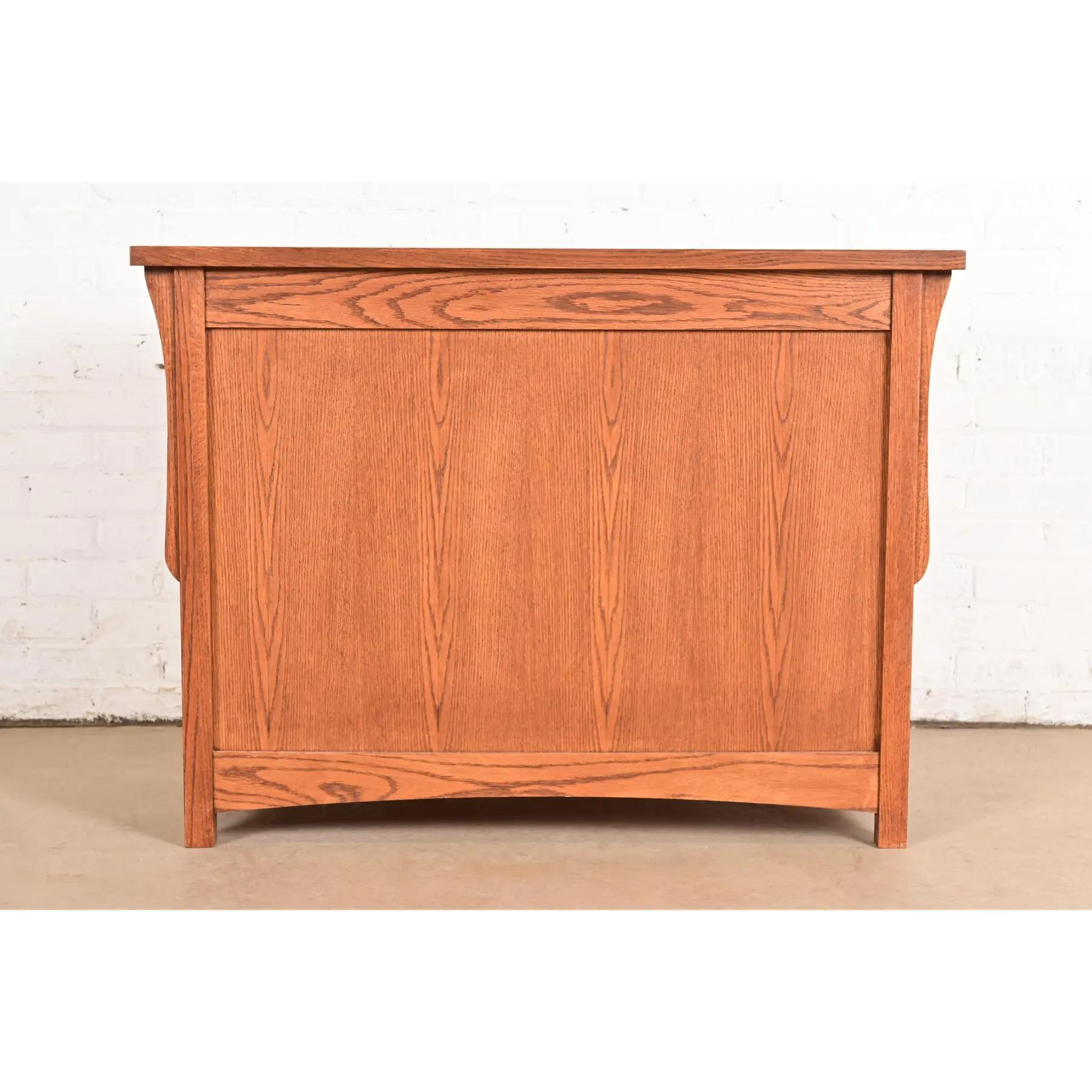 Buffet ou armoire de bar en chêne Arts & Crafts de style Mission Stickley en vente 6