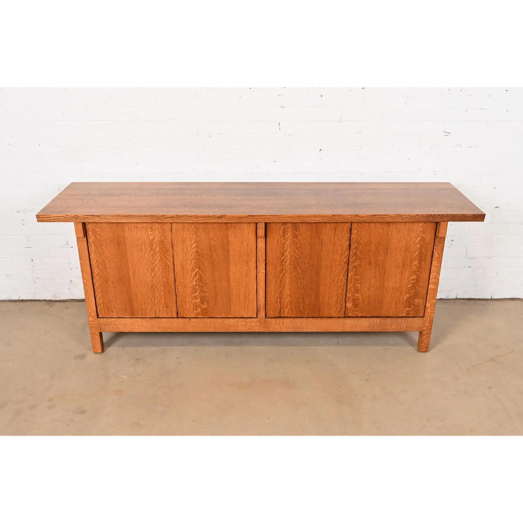 Américain Crédence ou meuble de bar Arts & Crafts Mission en chêne de style Stickley en vente