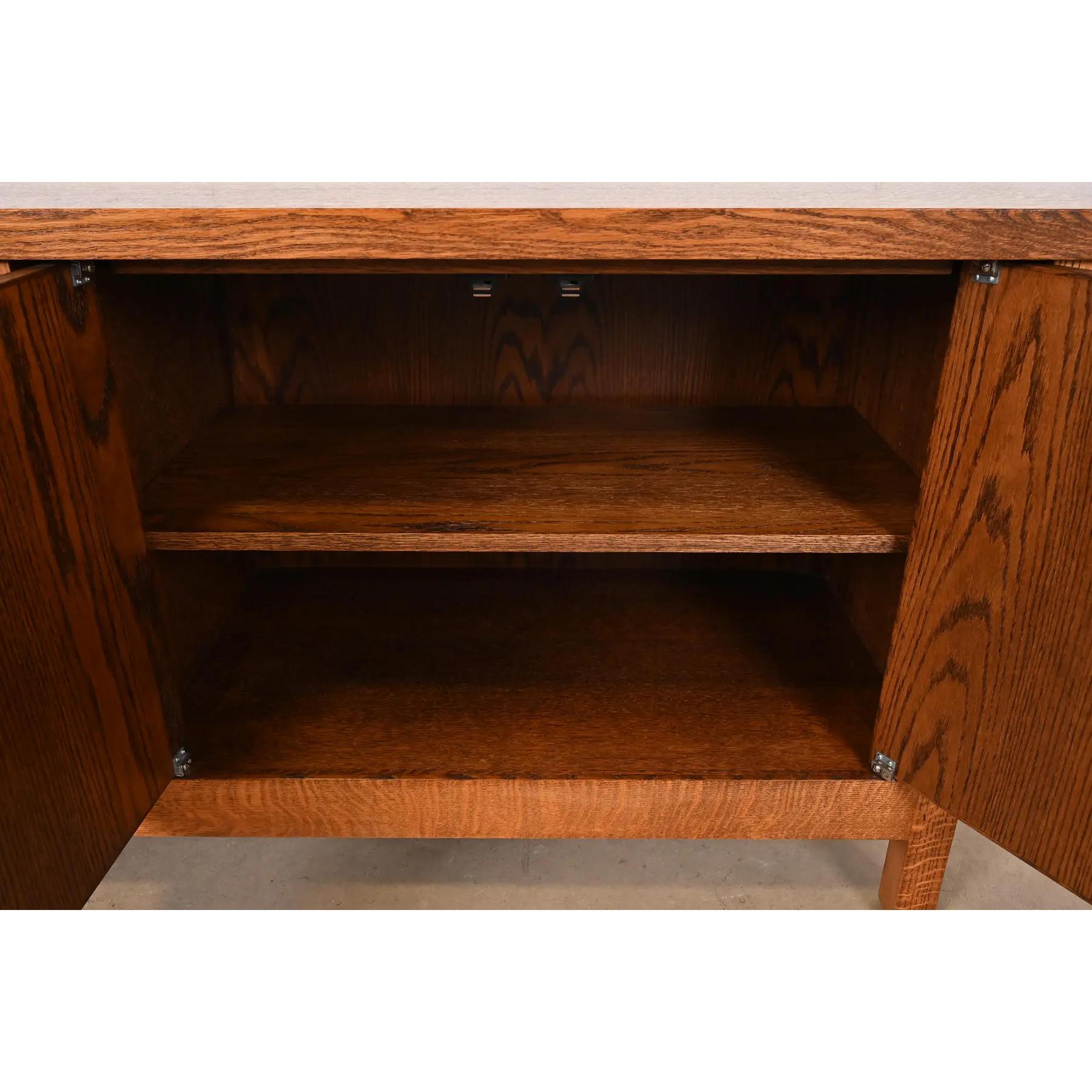 Chêne Crédence ou meuble de bar Arts & Crafts Mission en chêne de style Stickley en vente