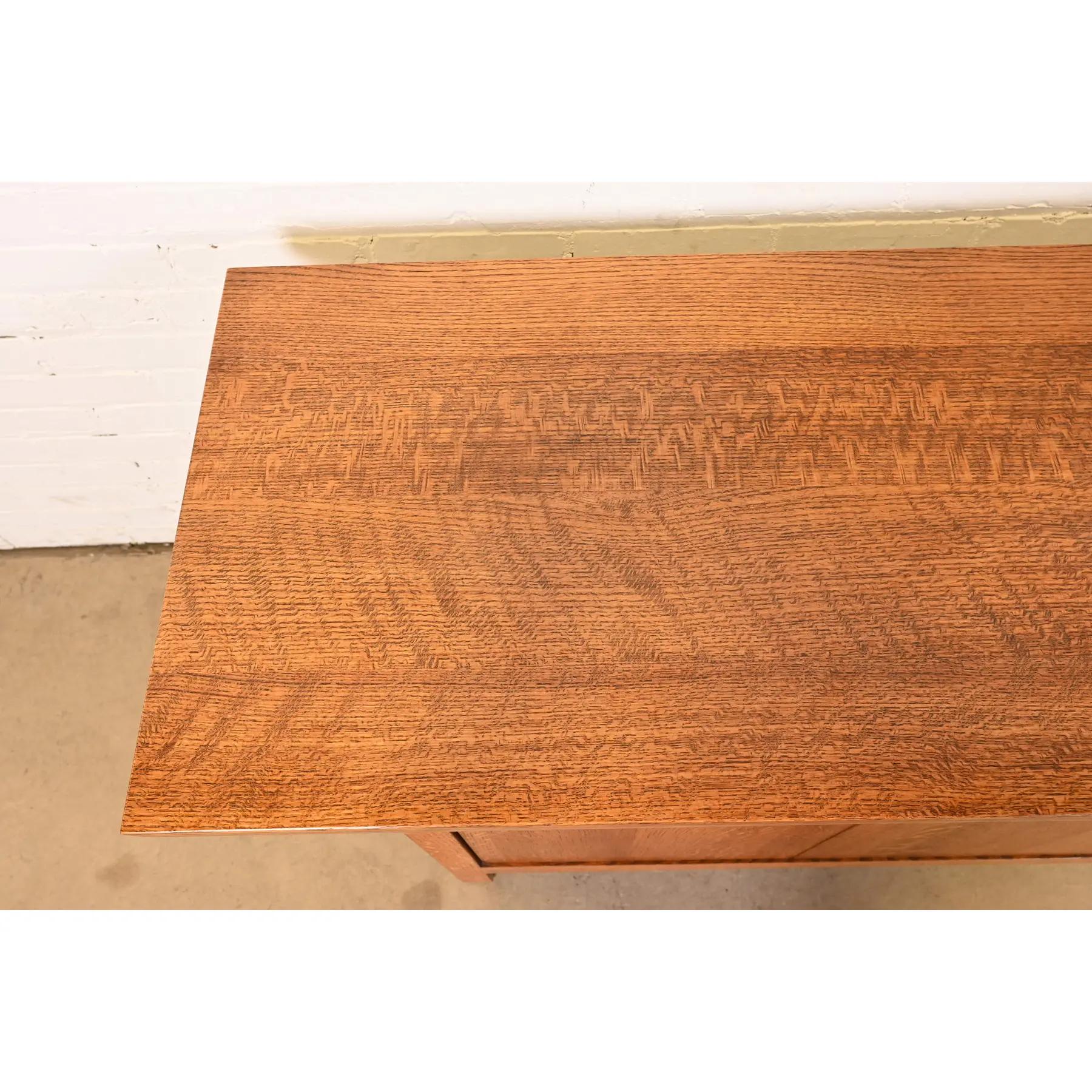 Crédence ou meuble de bar Arts & Crafts Mission en chêne de style Stickley en vente 1