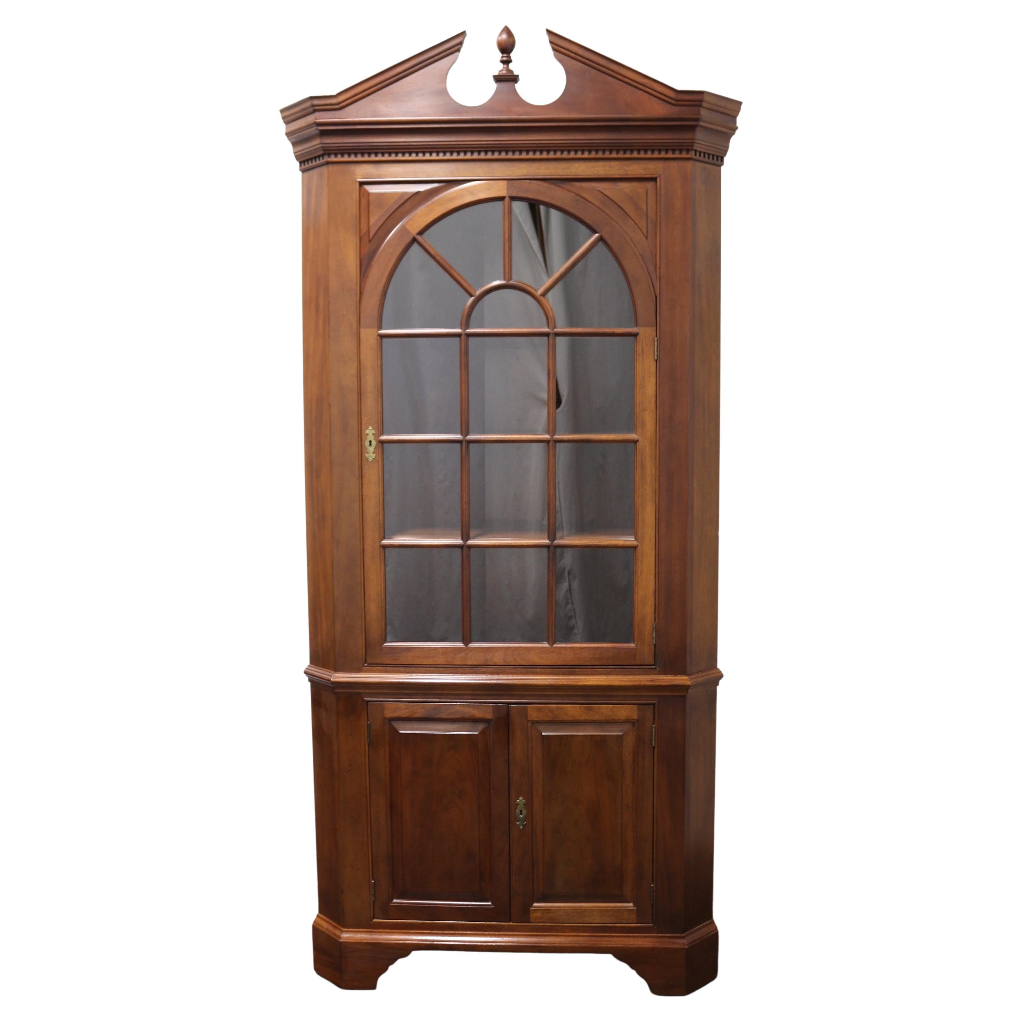 STICKLEY Traditional Solid Mahogany Corner Cupboard / Cabinet For Sale