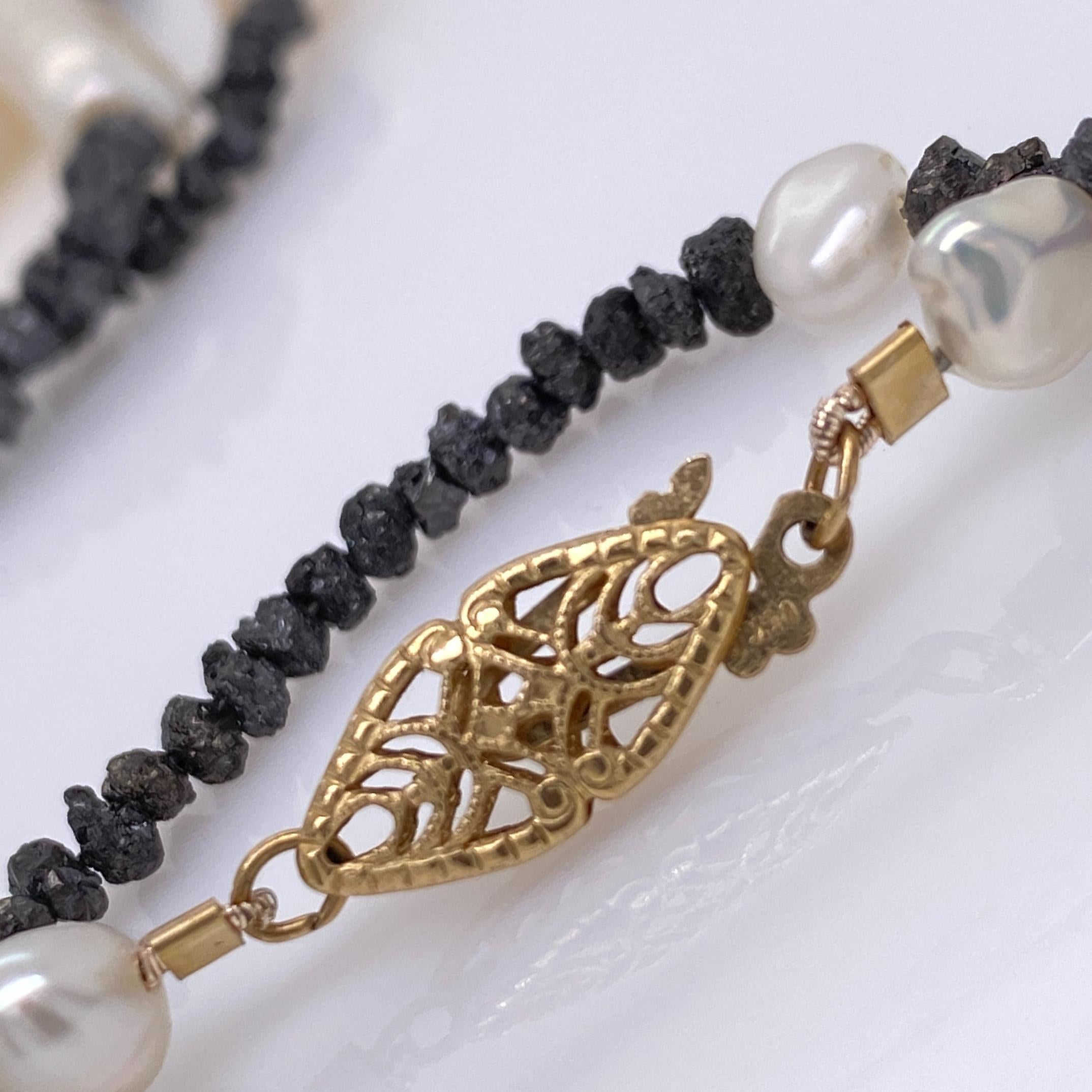 „Sticks & Stones“ Seil-Halskette mit Rohschwarzen Diamanten und Stick-Perlen im Angebot 4