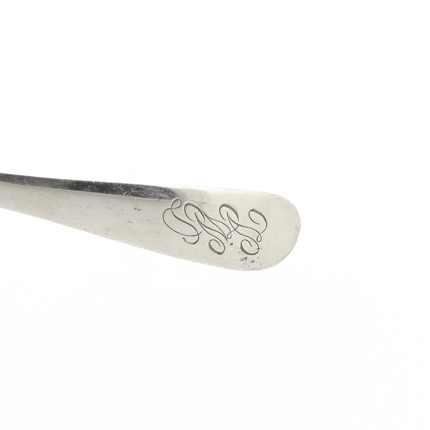 Colador de té Stieff Repousse de plata de ley en venta 9