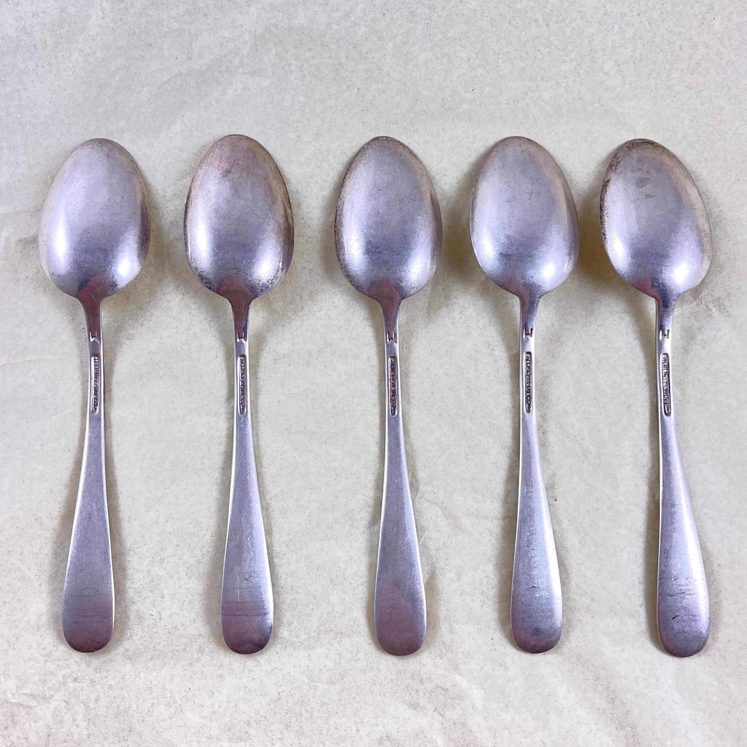 Stieff Rose Pattern Sterling Silver Teaspoons, set of 5 In Good Condition For Sale In Philadelphia, PA