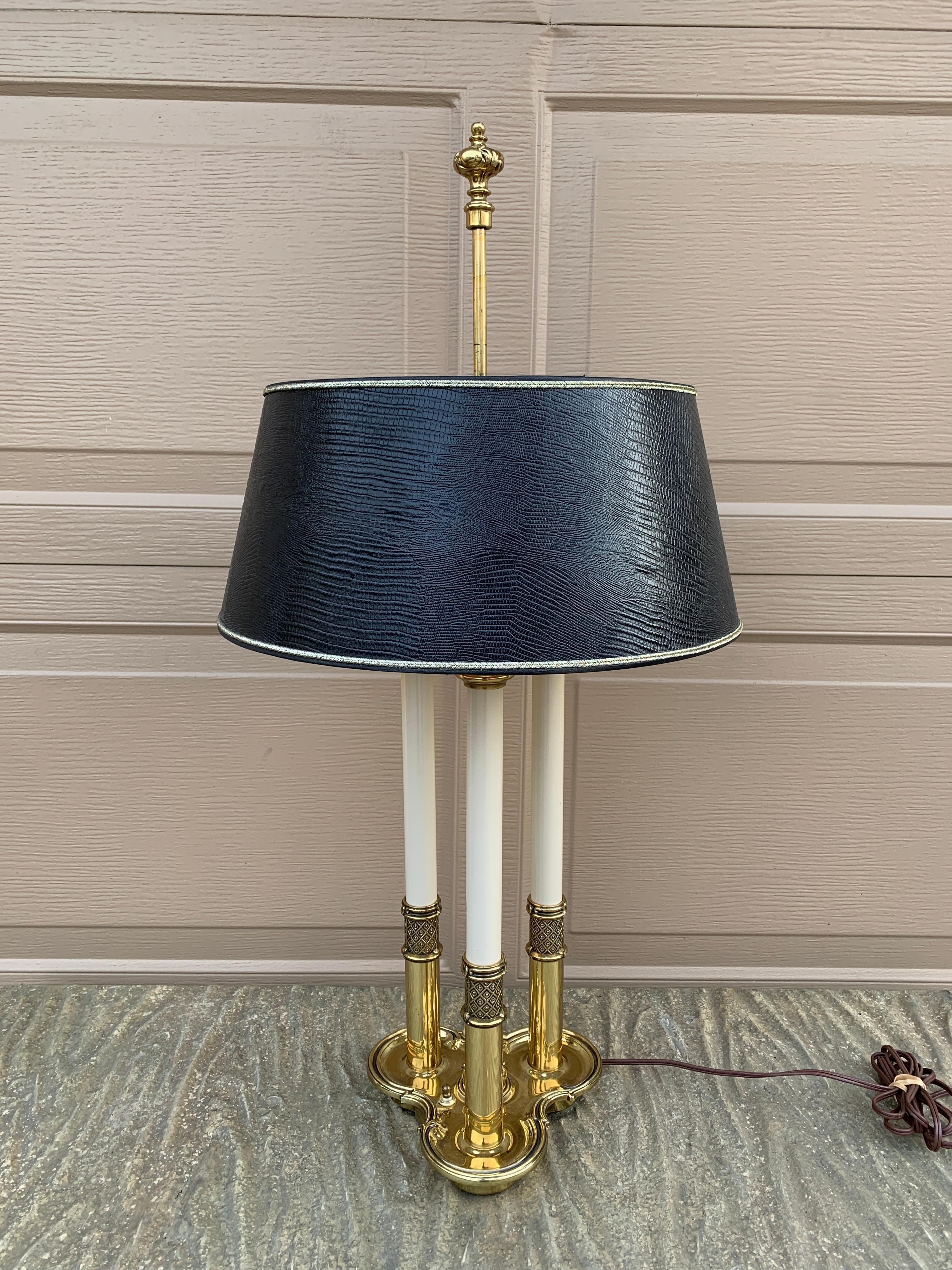 Lampada Bouillotte di Stiffel in ottone con paralume in finta pelle di coccodrillo nera in vendita 4