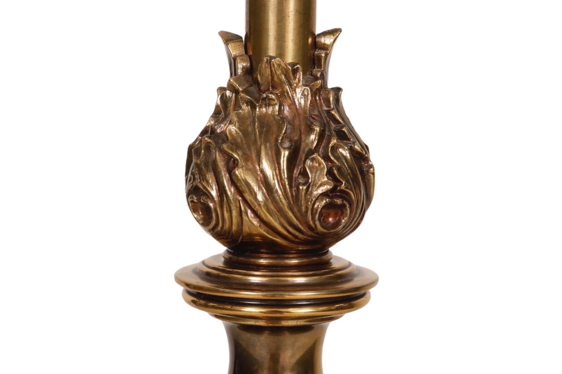 Hollywood Regency Lampe de table à trophée Stiffel en laiton en vente