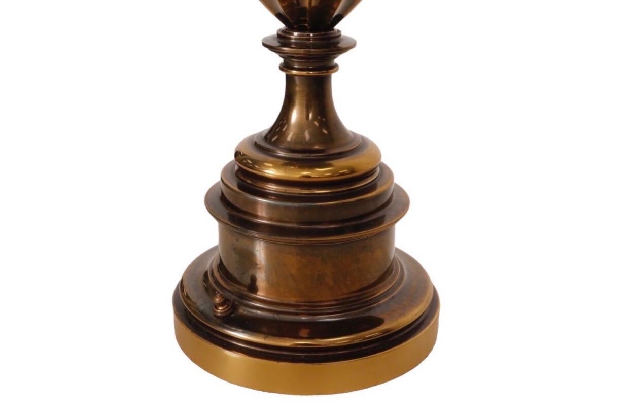 Lampe de table à trophée Stiffel en laiton Excellent état - En vente à Bradenton, FL