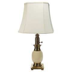 Stiffel Messing & Weiß Porzellan Straußenei Tischlampe 1959s