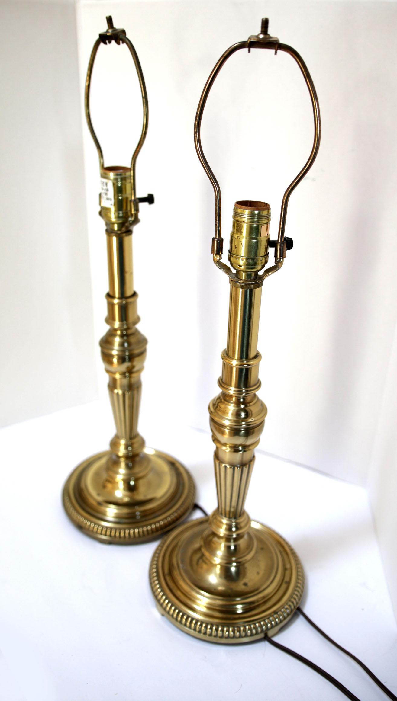American Stiffel Buffet or Console Brass Vintage Pair of Table Lamps with Shades For Sale