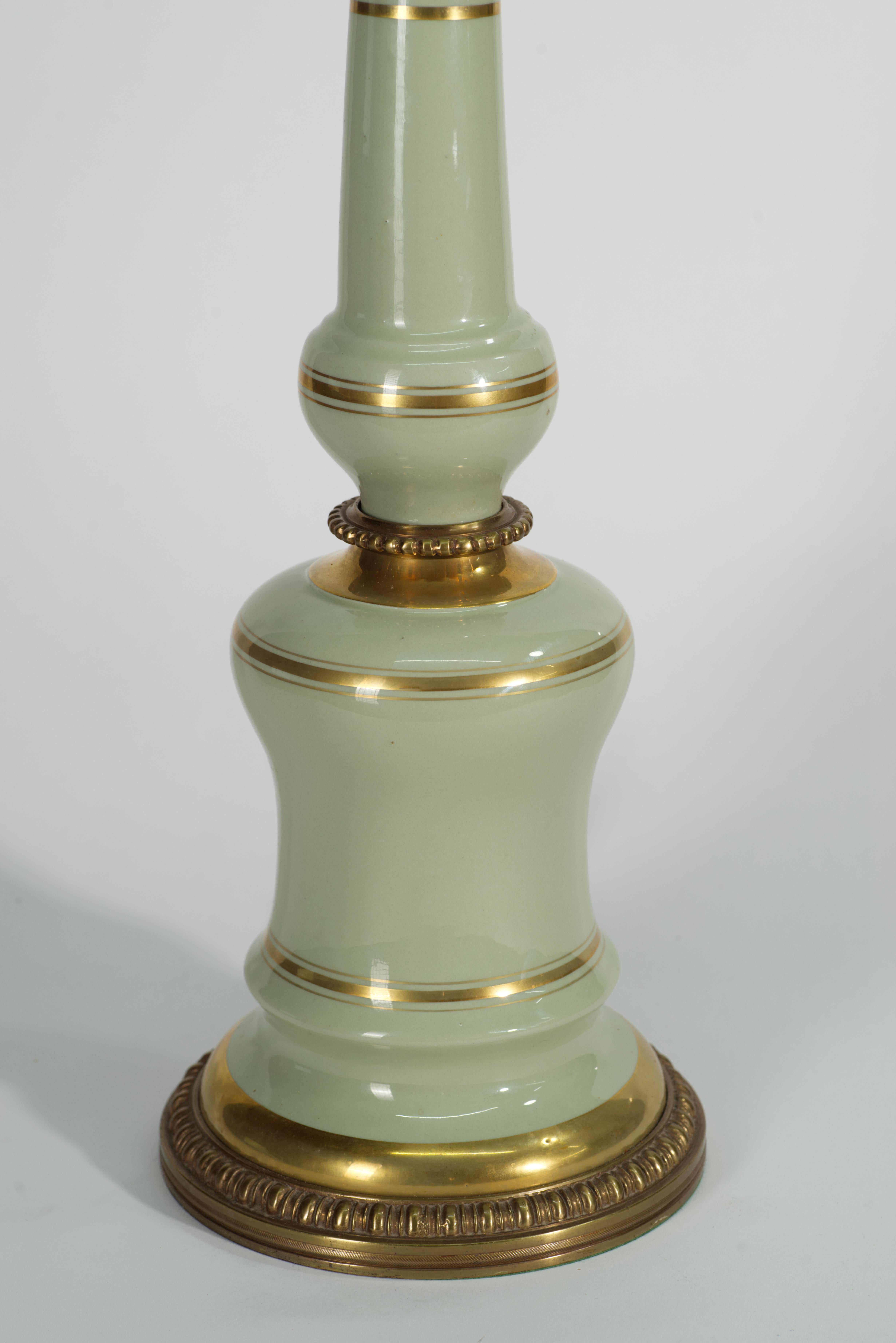 Lampe Stiffel céladon vert et laiton dans le style de Parzinger Bon état - En vente à Clifton Springs, NY