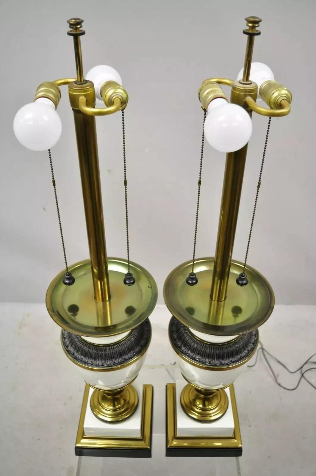 Stiffel - Lampada da tavolo alta con urna in porcellana con finitura in ottone - Coppia in vendita 3