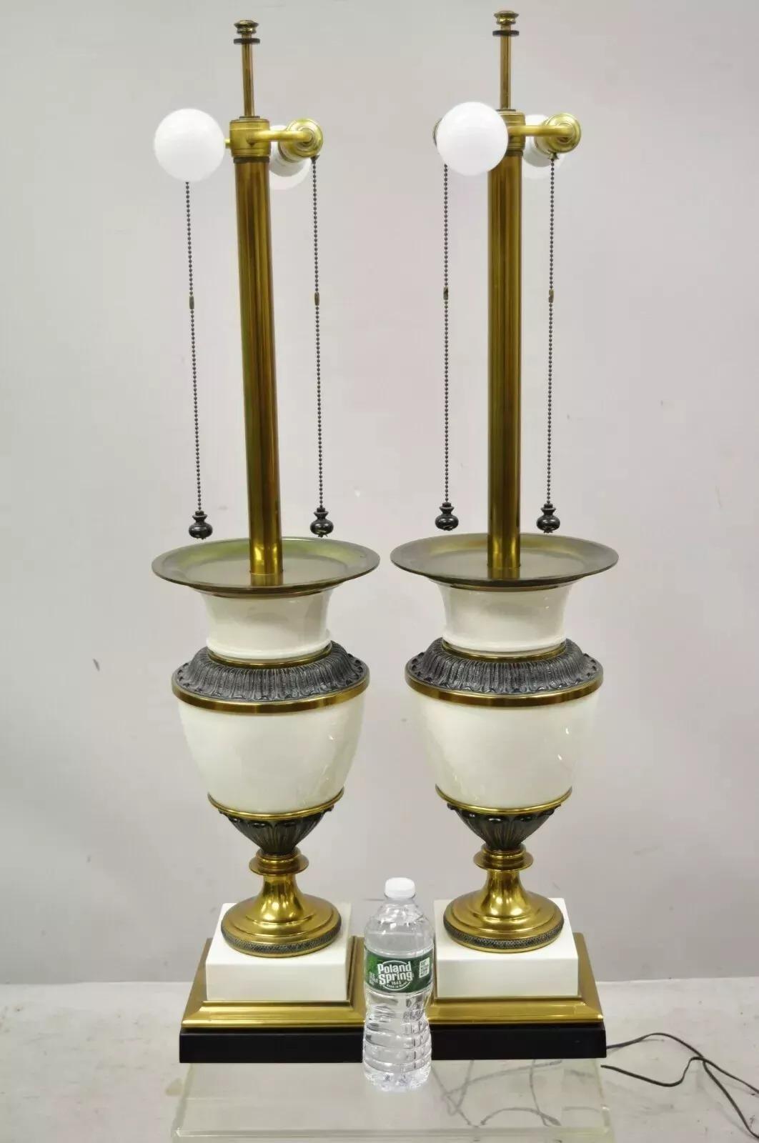 Stiffel - Lampada da tavolo alta con urna in porcellana con finitura in ottone - Coppia in vendita 4