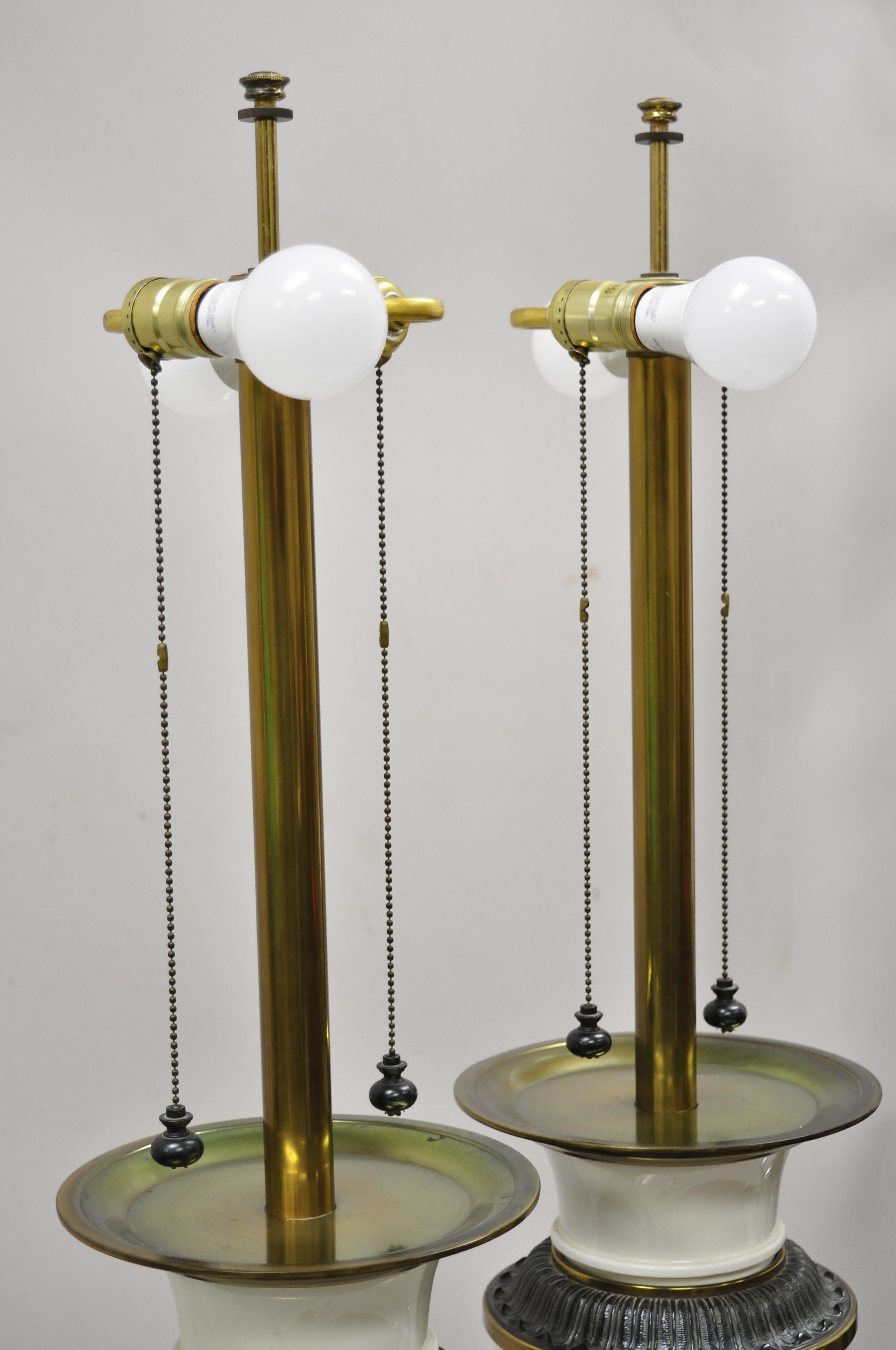 20ième siècle Stiffel Italian Regency Large Porcelain Urn Brass Finish Tall Table Lamps, Pair en vente