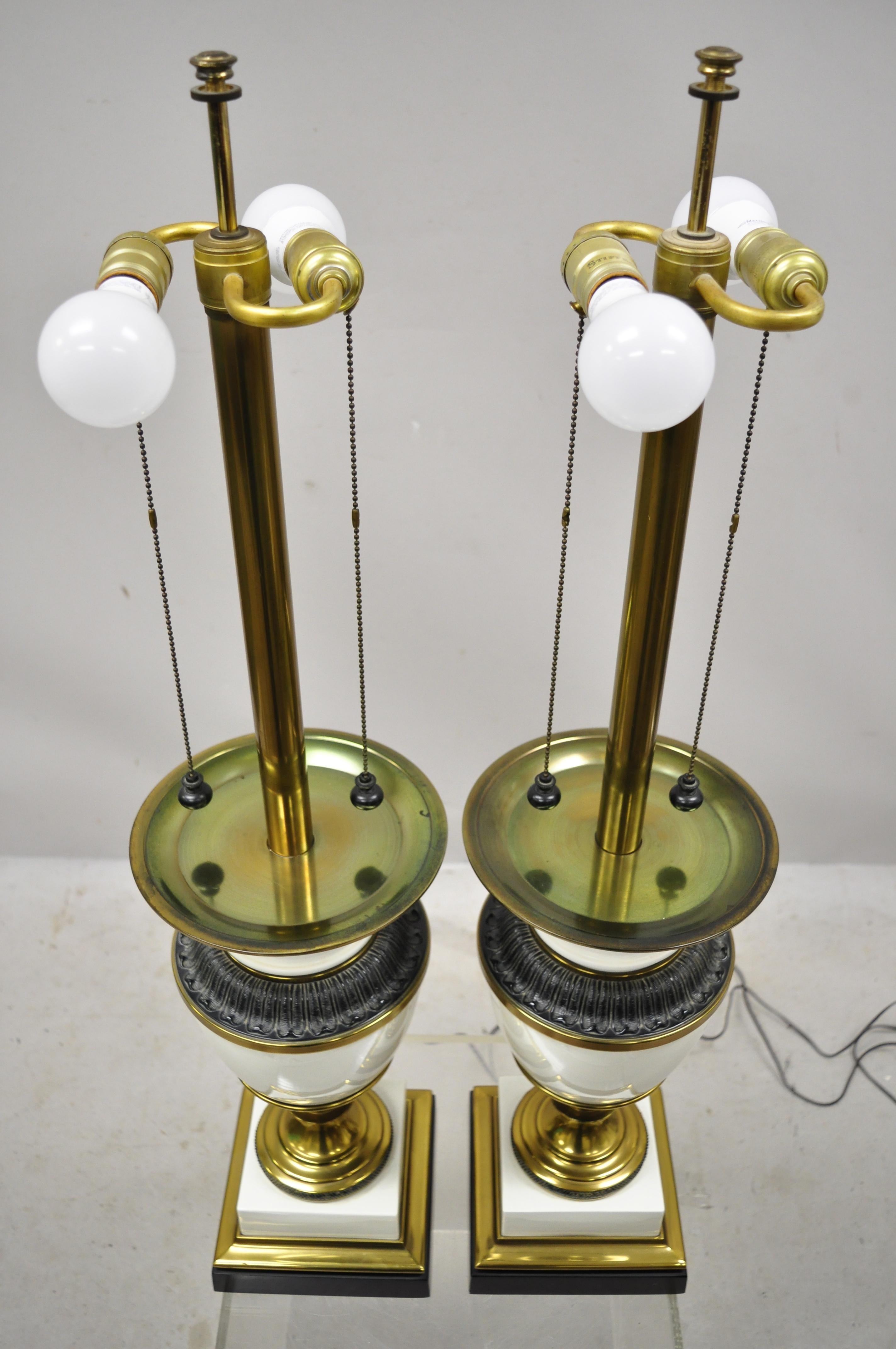 Métal Stiffel Italian Regency Large Porcelain Urn Brass Finish Tall Table Lamps, Pair en vente