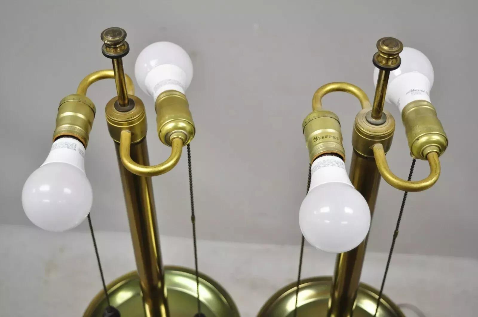 Ottone Stiffel - Lampada da tavolo alta con urna in porcellana con finitura in ottone - Coppia in vendita