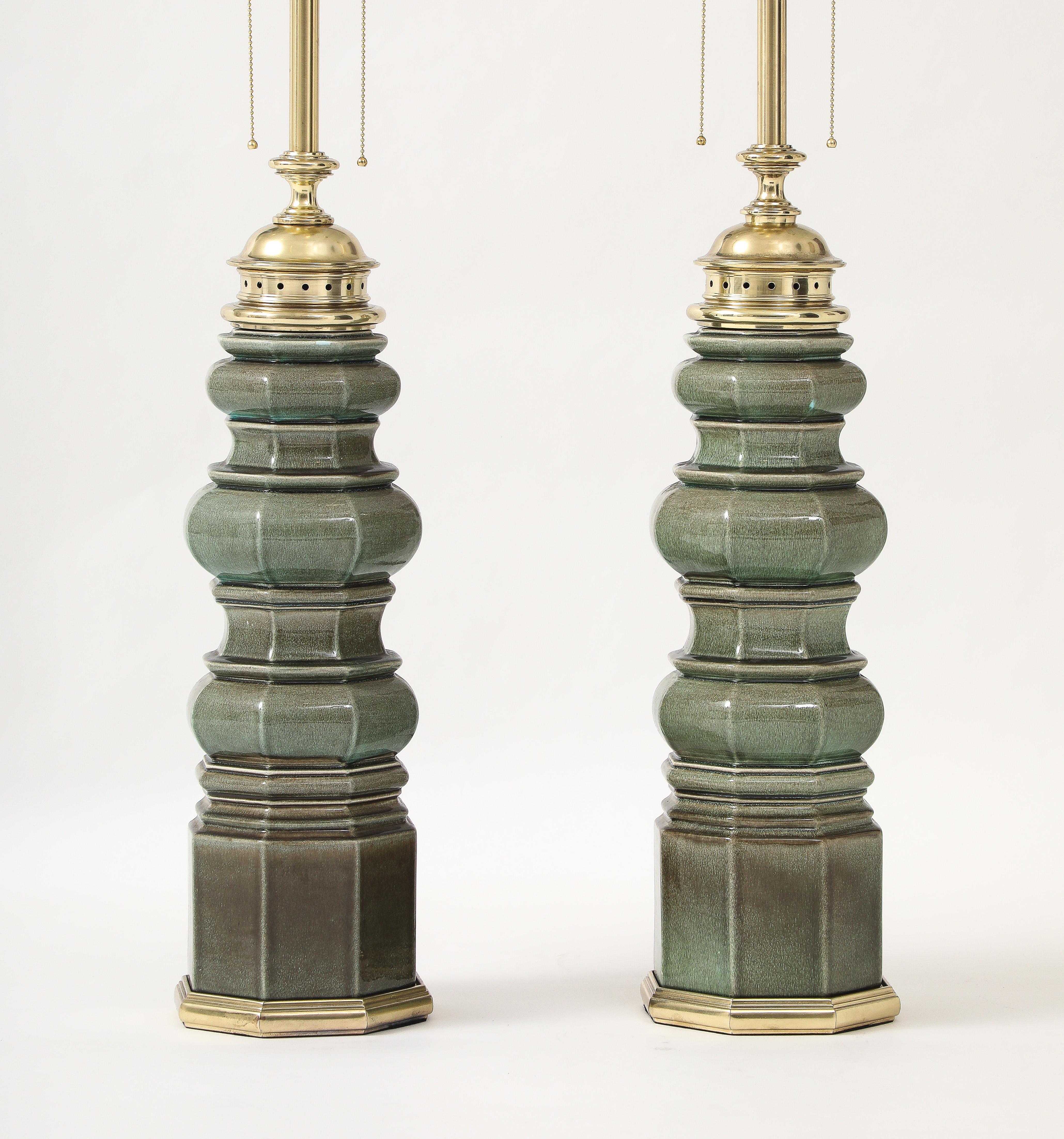 Stiffel Jade Grün Porzellan Lampen (Messing) im Angebot