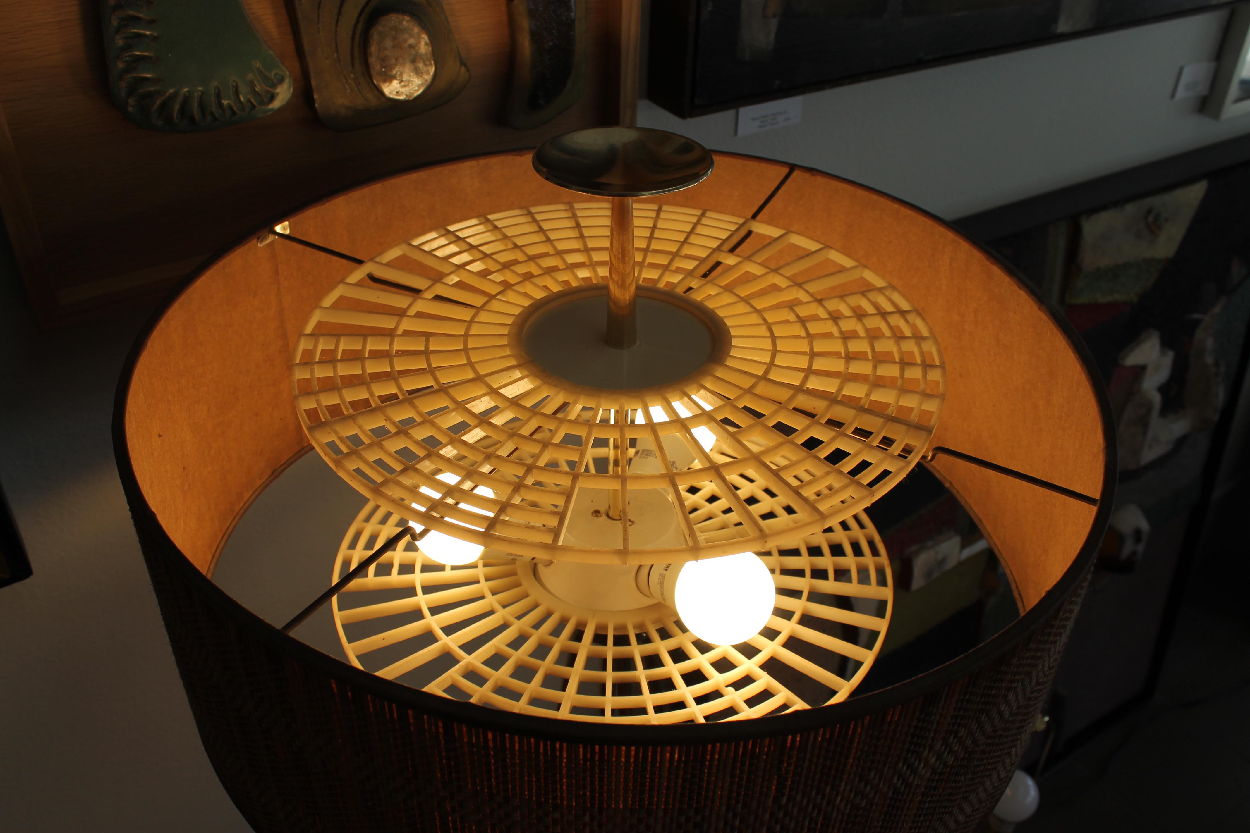 Stiffel Lamp with Original Shade, Diffusers and Finial In Good Condition In Palm Springs, CA