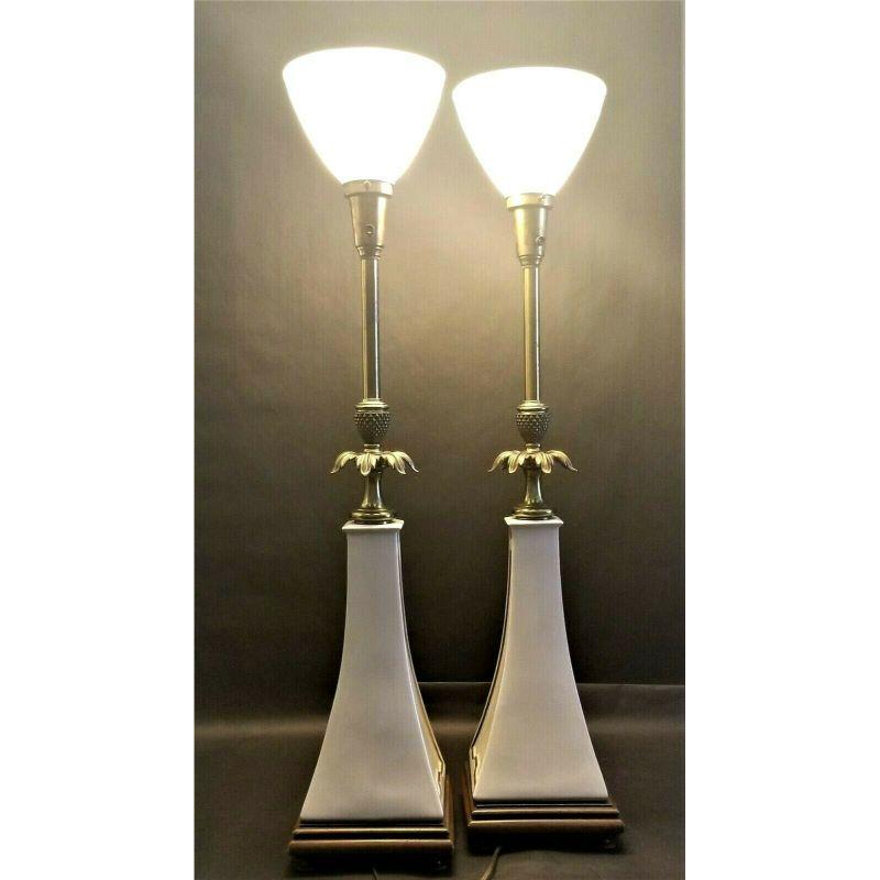 Hollywood Regency Stiffel Lenox Obelisk Torchier Porcelain and Brass Table Lamps For Sale