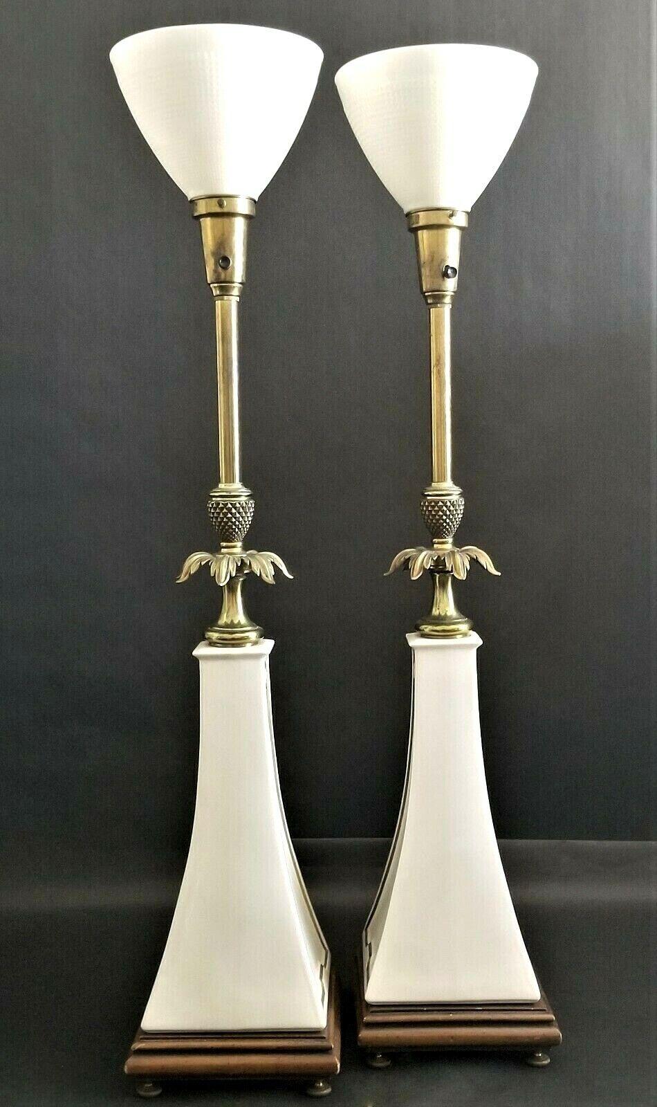 Stiffel Lenox Obelisk Torchier Porcelain and Brass Table Lamps In Good Condition For Sale In Lake Worth, FL